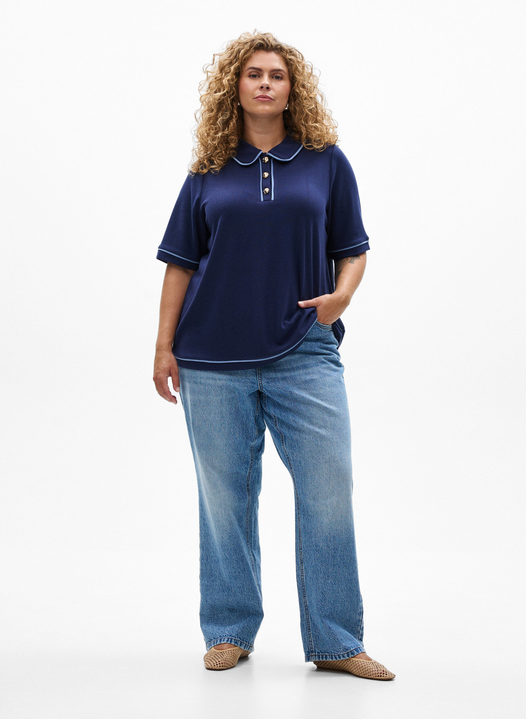 Zizzi Polo i jersey med kontrastkanter, Bl&aring;, Model image number 1