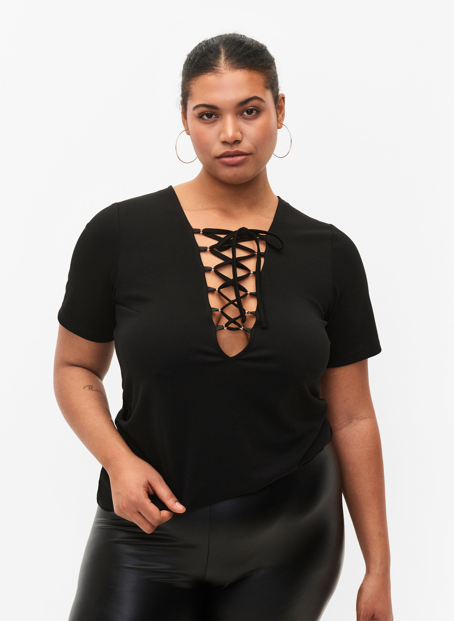 Zizzi Vendbar bluse med sn&oslash;redetalje, Black, Model image number 0
