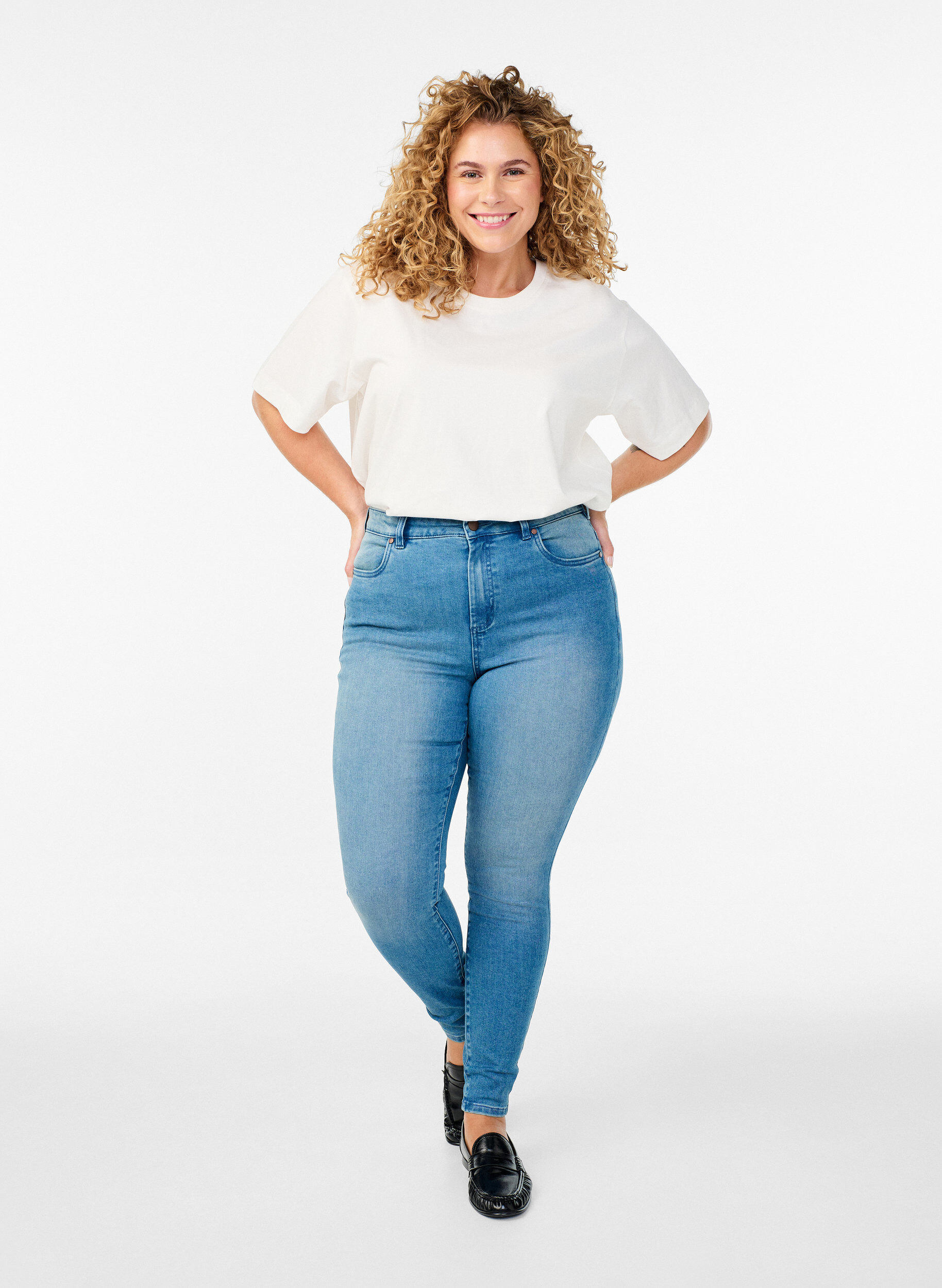 Super slim Amy jeans med h&oslash;j talje, Bl&aring;, Model