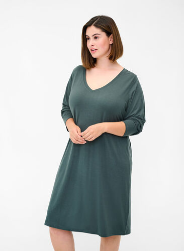 Ensfarvet kjole med v-hals og lange ærmer, Urban Chic, Model image number 0