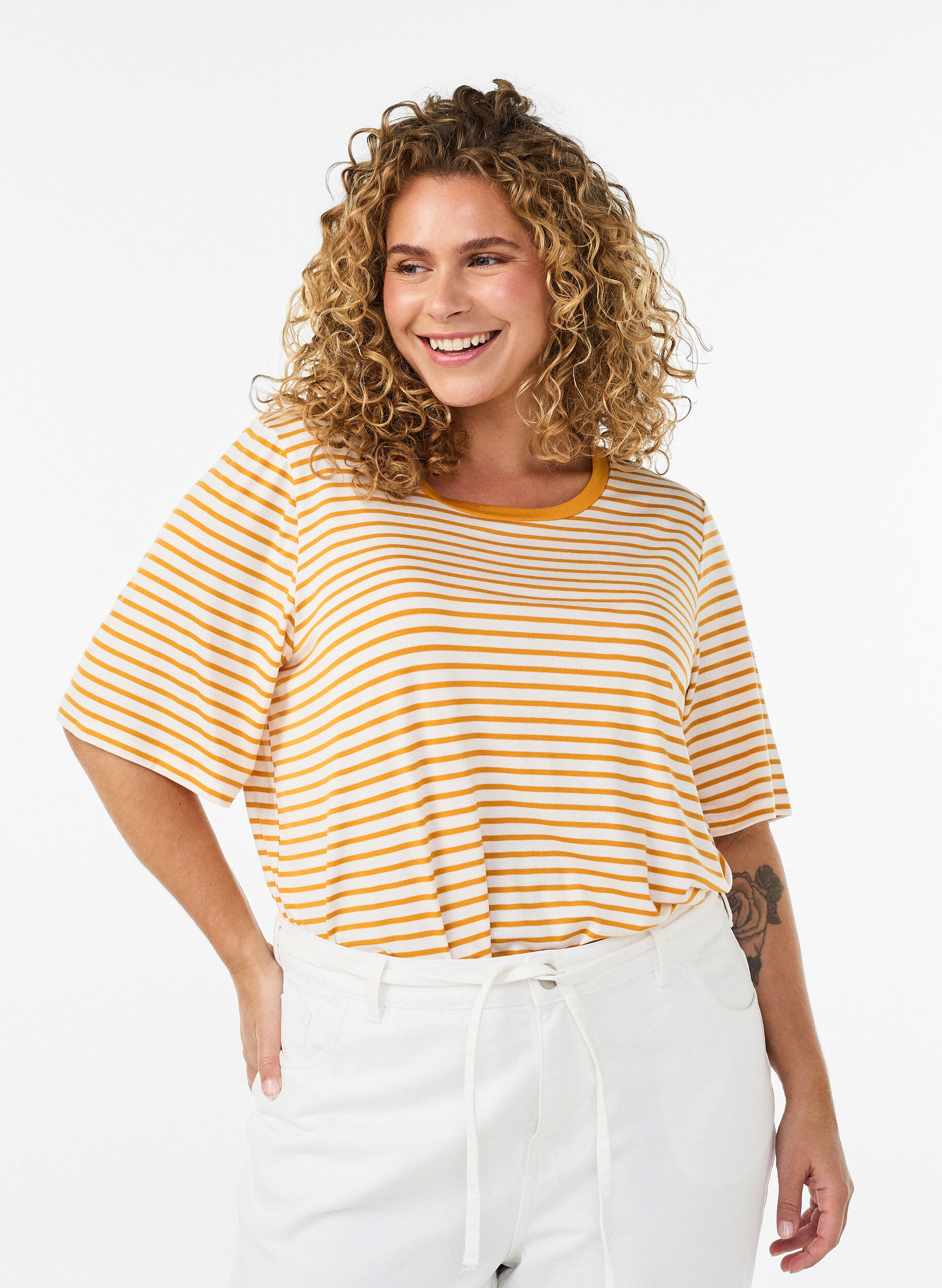 ZizziT-shirt med TENCEL&trade; Lyocell og striber , Gul, Model image number 0