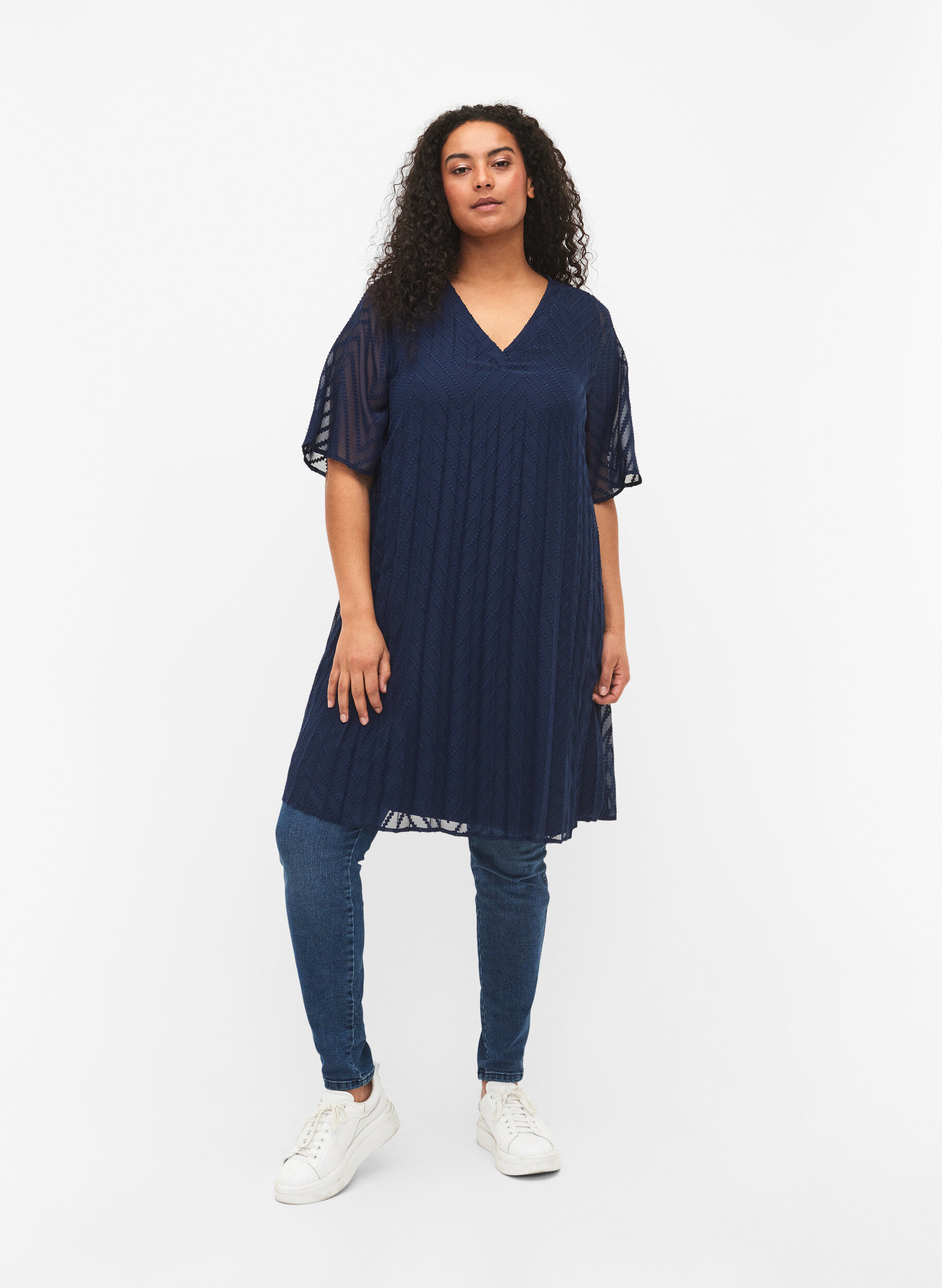 Zizzi Kort&aelig;rmet kjole med struktur, Navy Blazer, Model image number 2