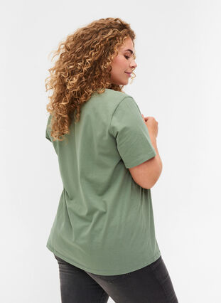 Basis t-shirt med v-hals, Agave Green, Model image number 1