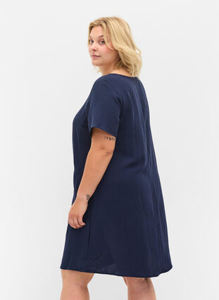Kortærmet viskose kjole med lommer, Navy Blazer, Model image number 1
