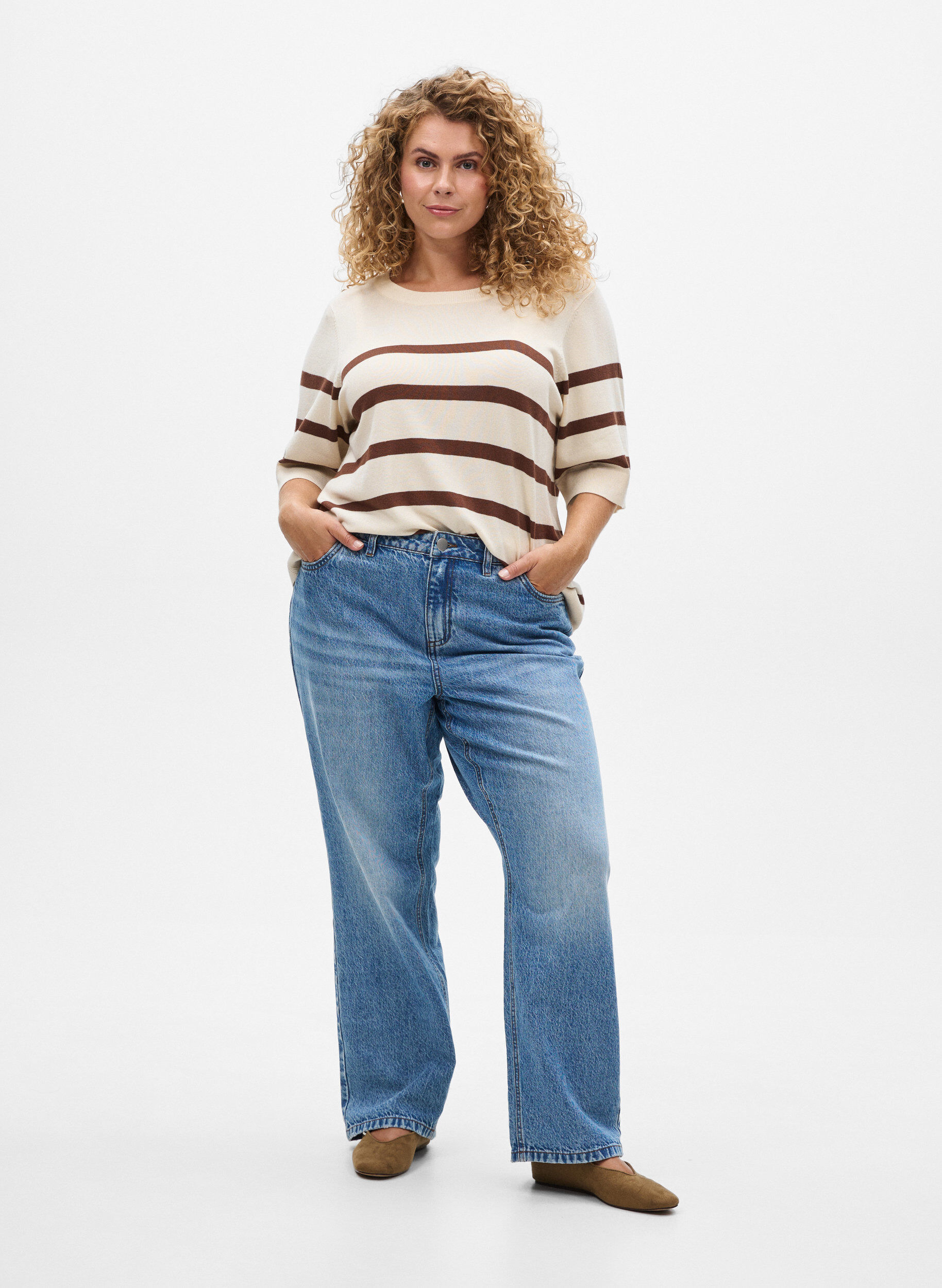 Zizzi Stribet strikbluse med korte &aelig;rmer, Beige, Model image number 1