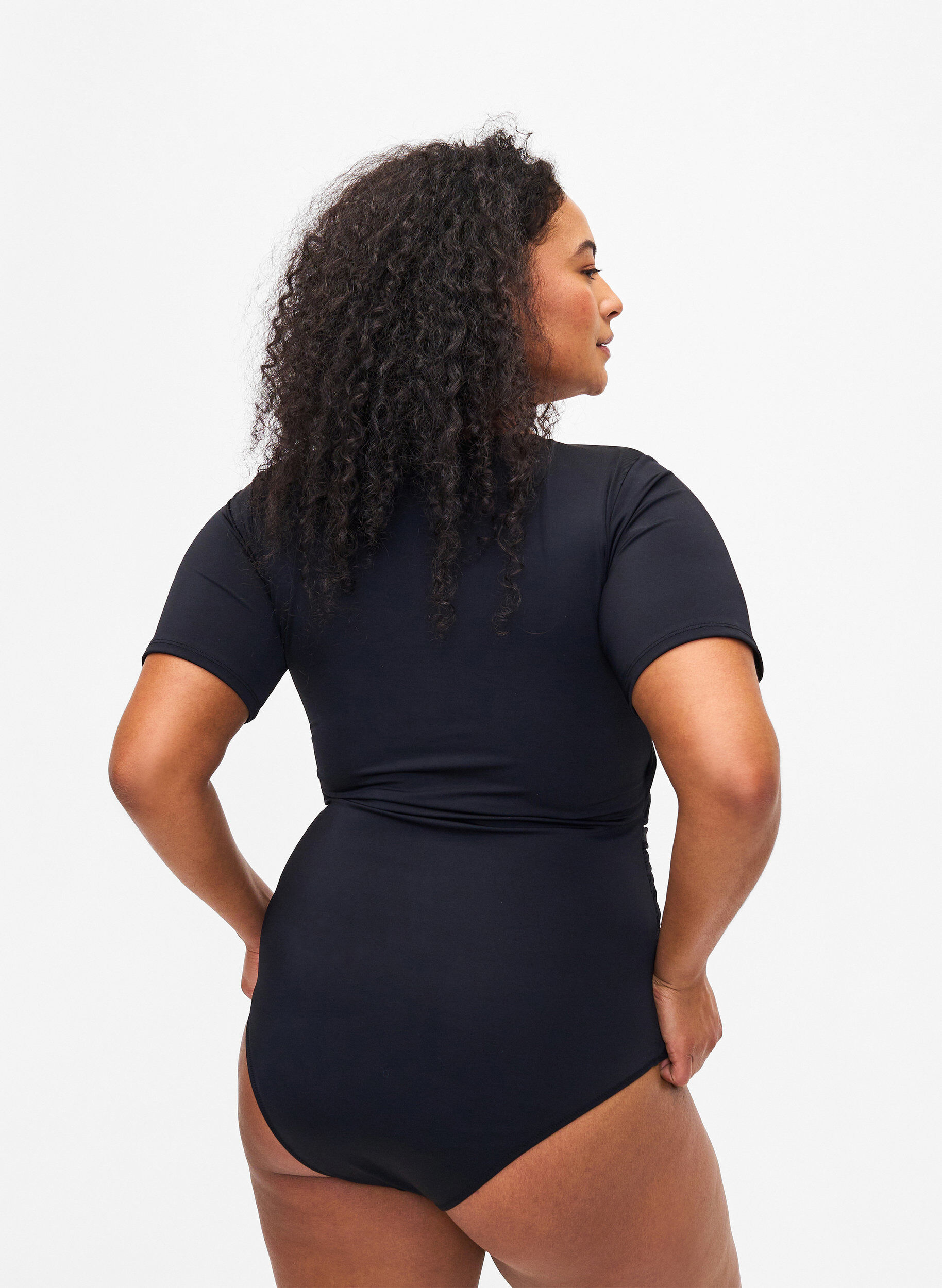 Zizzi Badedragt med lynl&aring;s og korte &aelig;rmer , Black, Model image number 1