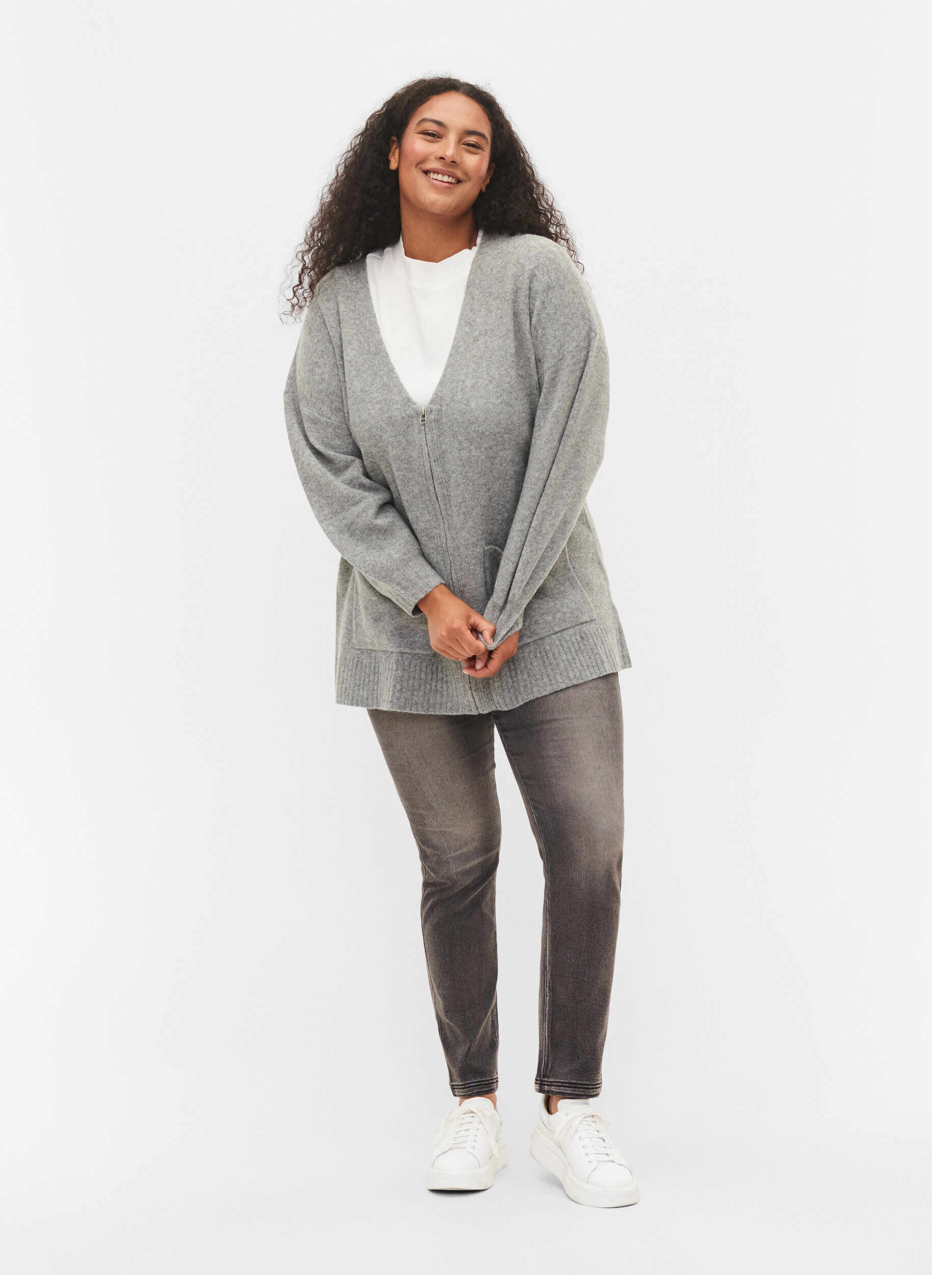 Zizzi Lang strikket cardigan med lynl&aring;s og lommer, Medium Grey Melange, Model image number 2