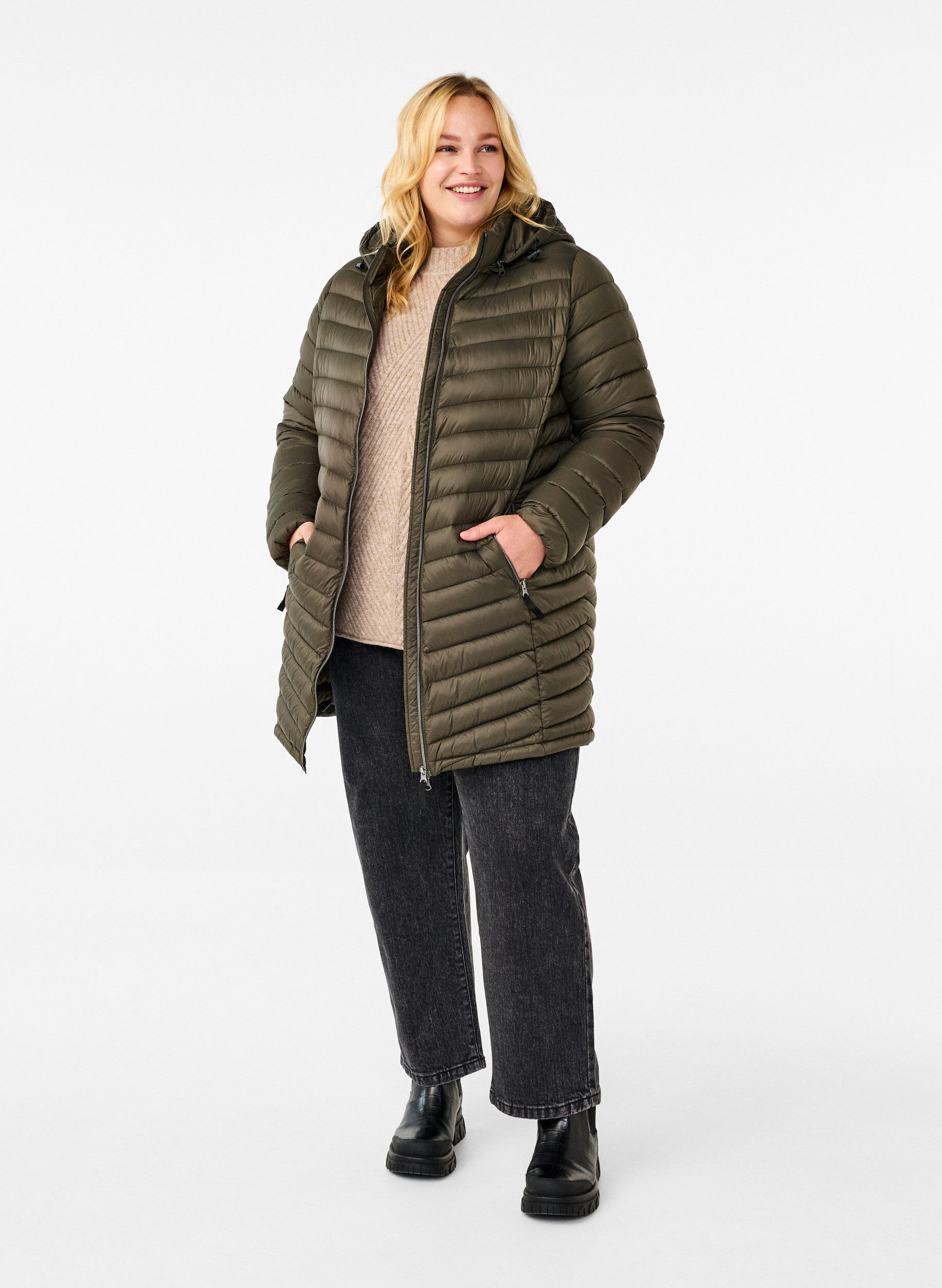 Zizzi Letv&aelig;gts jakke med lommer og aftagelig h&aelig;tte, Gr&oslash;n, Model image number 1