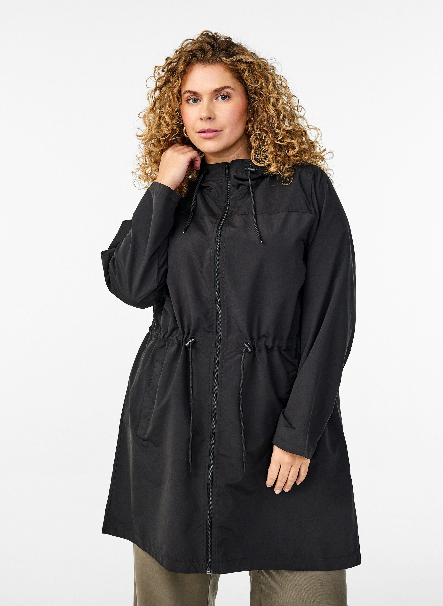 ZizziParka i let materiale med h&aelig;tte, Sort, Model image number 0