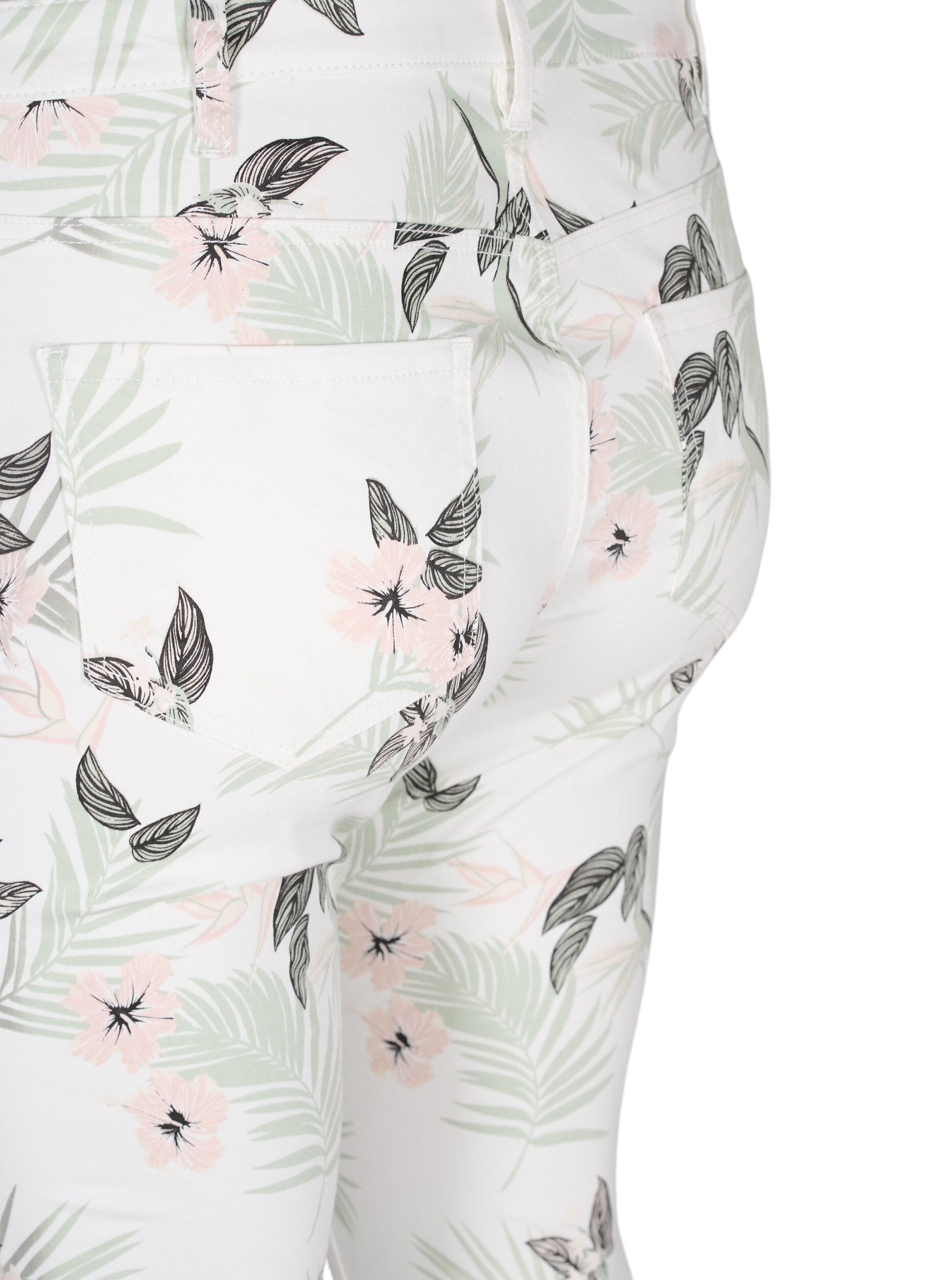Zizzi H&oslash;jtaljede Amy jeans med blomsterprint, White Flower AOP L78, Packshot image number 3