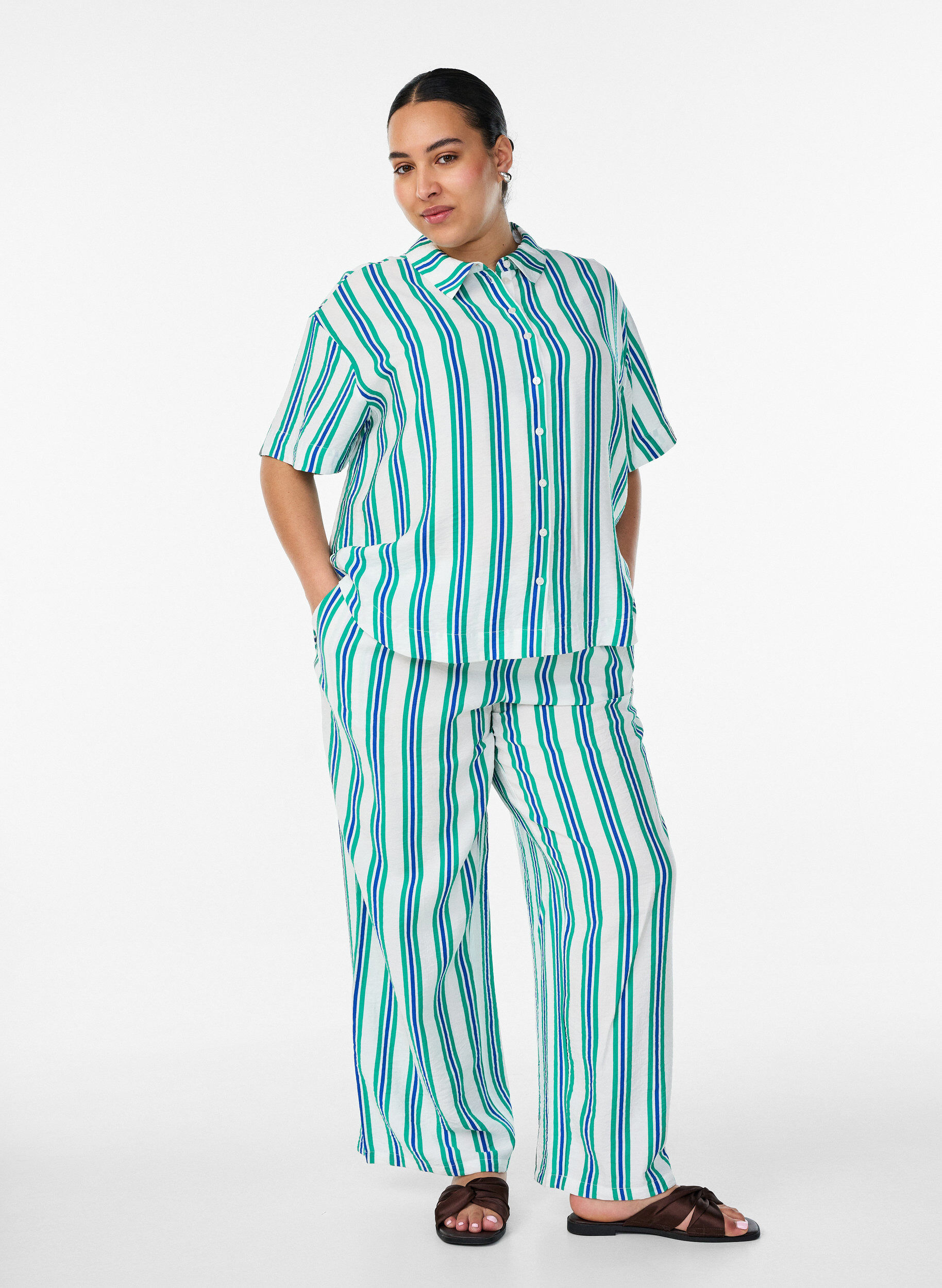 ZizziStribet skjorte i viskose med korte &aelig;rmer, Vanilla, Model image number 1