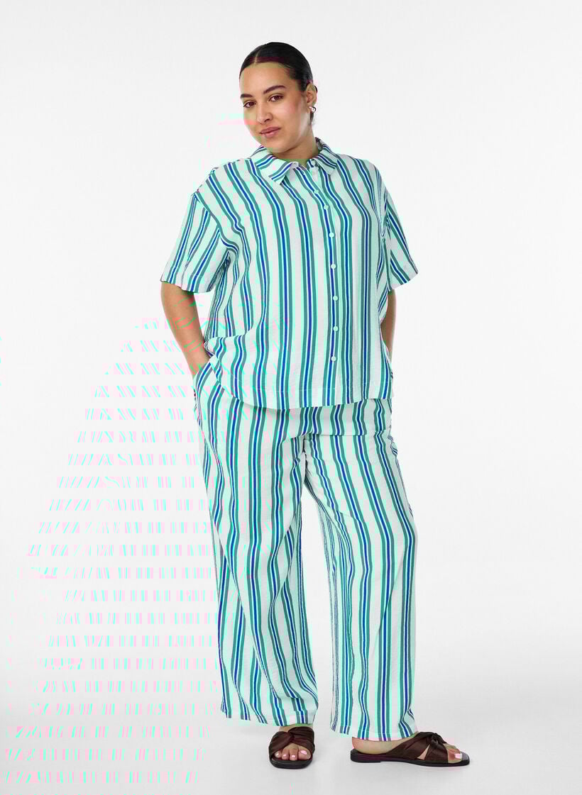 Stribet skjorte i viskose med korte &aelig;rmer, Vanilla, Model image number 1