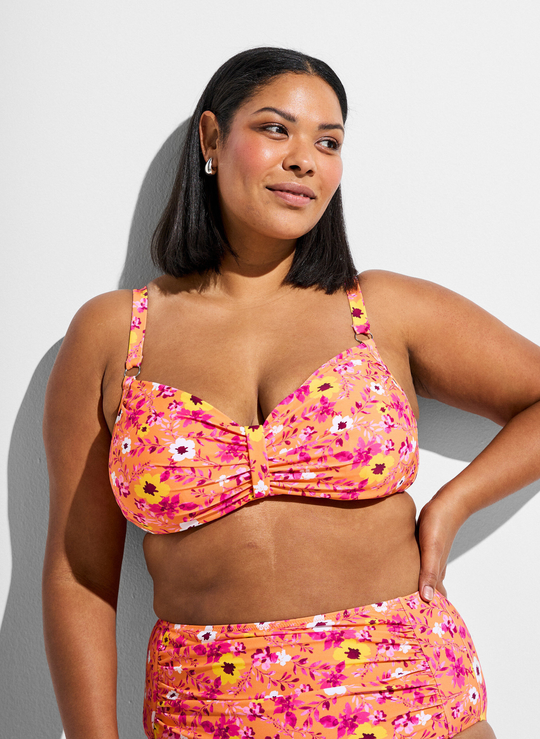 Bikini bh med b&oslash;jle og m&oslash;nster, Orange, Model