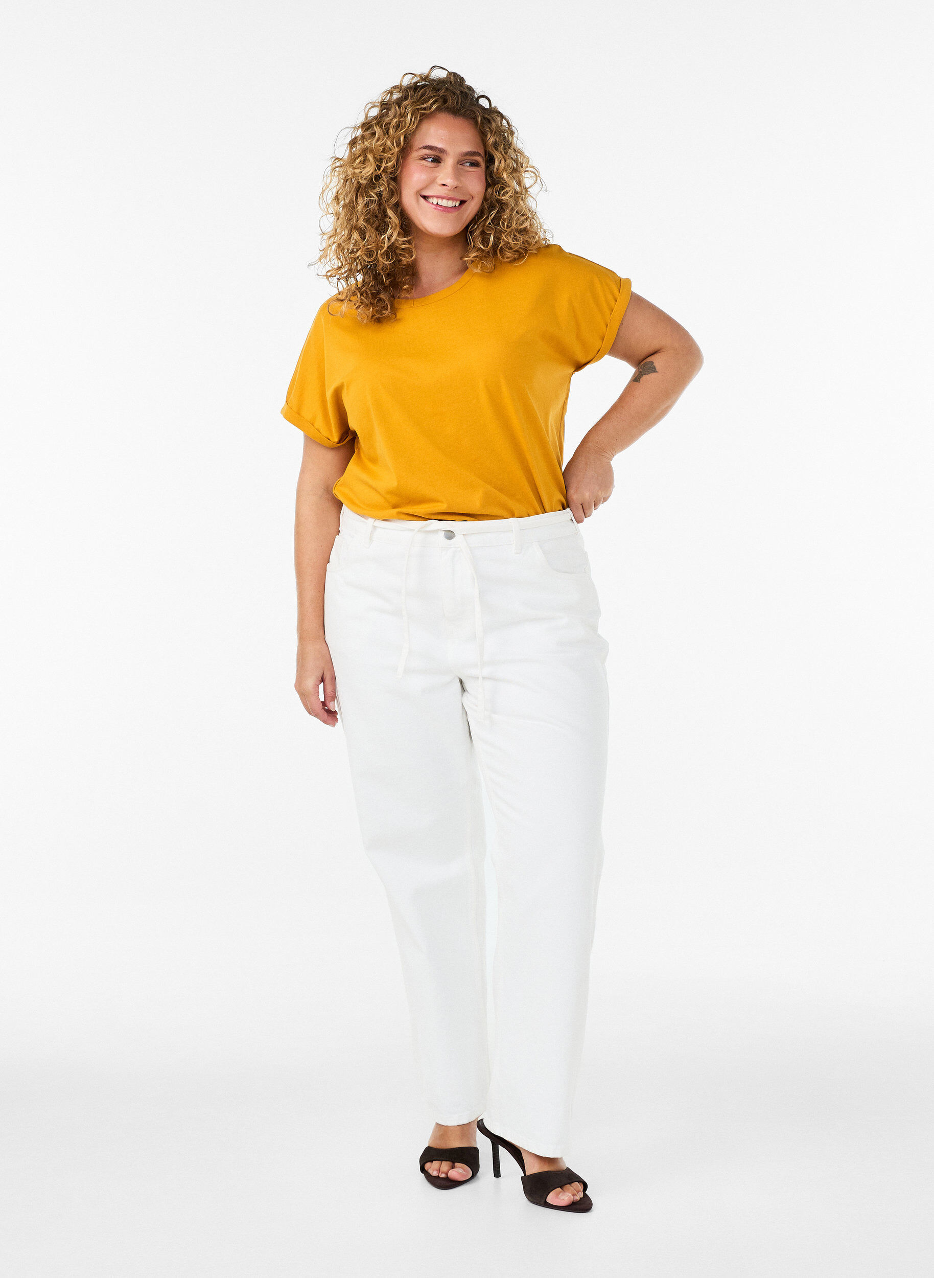 ZizziKort&aelig;rmet T-shirt i bomuldsblanding, Gul, Model image number 1