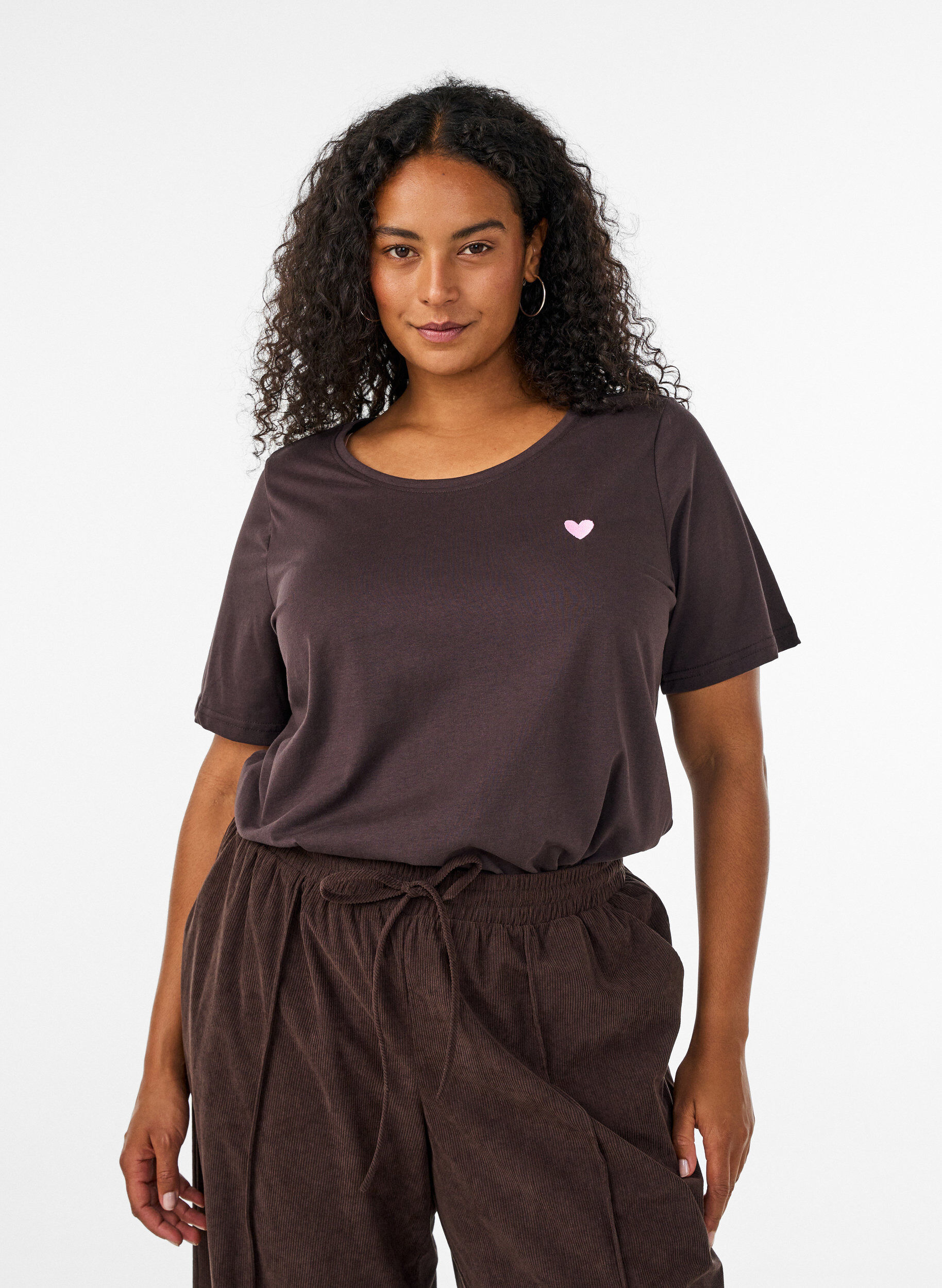 T-shirt med motiv, Brun, Model