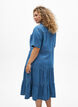 Midilang denimkjole med knapper og korte &aelig;rmer, Bl&aring;, Model image number 2