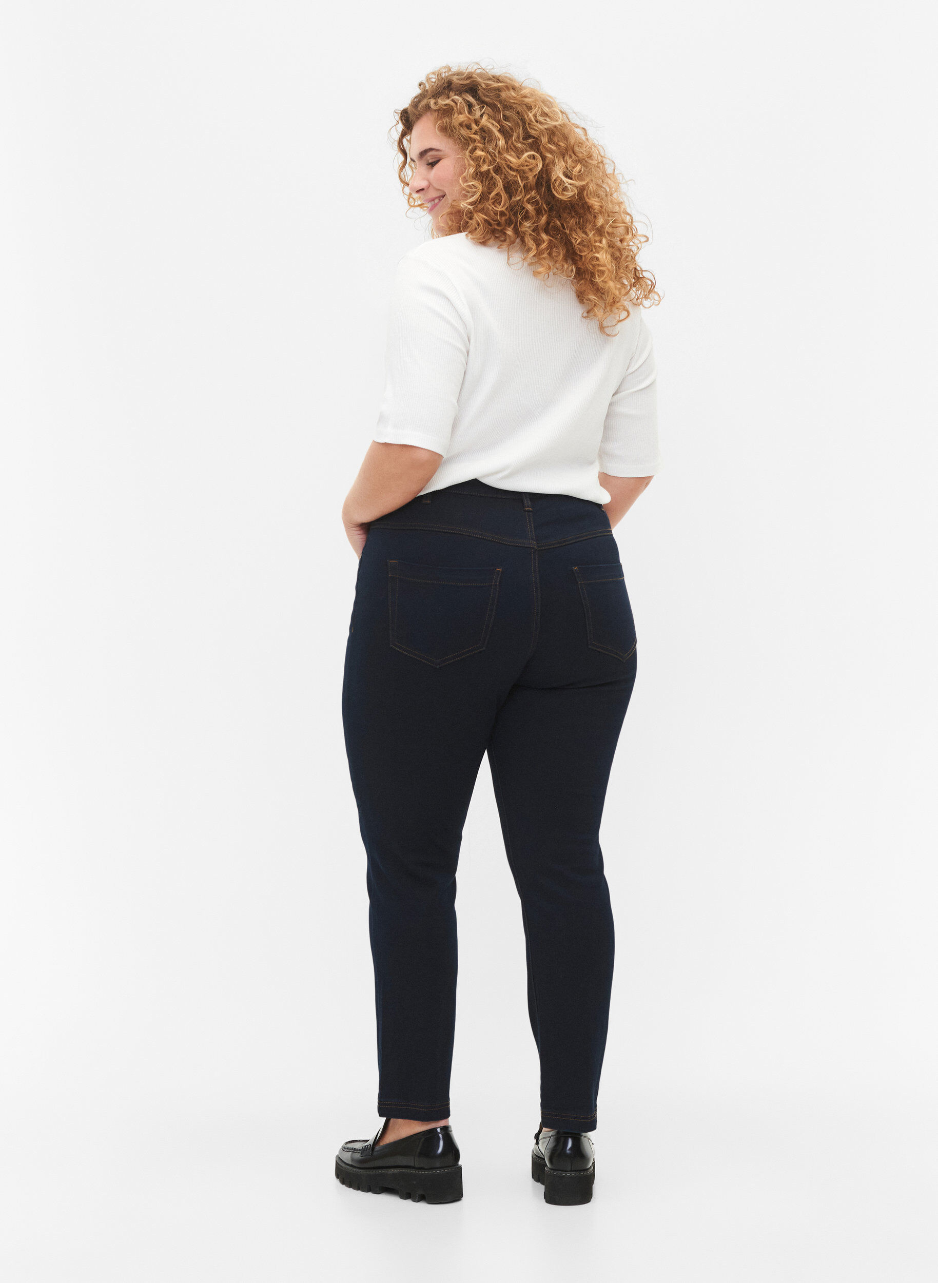 ZizziSlim fit Emily jeans med regul&aelig;r talje, Bl&aring;, Model image number 1