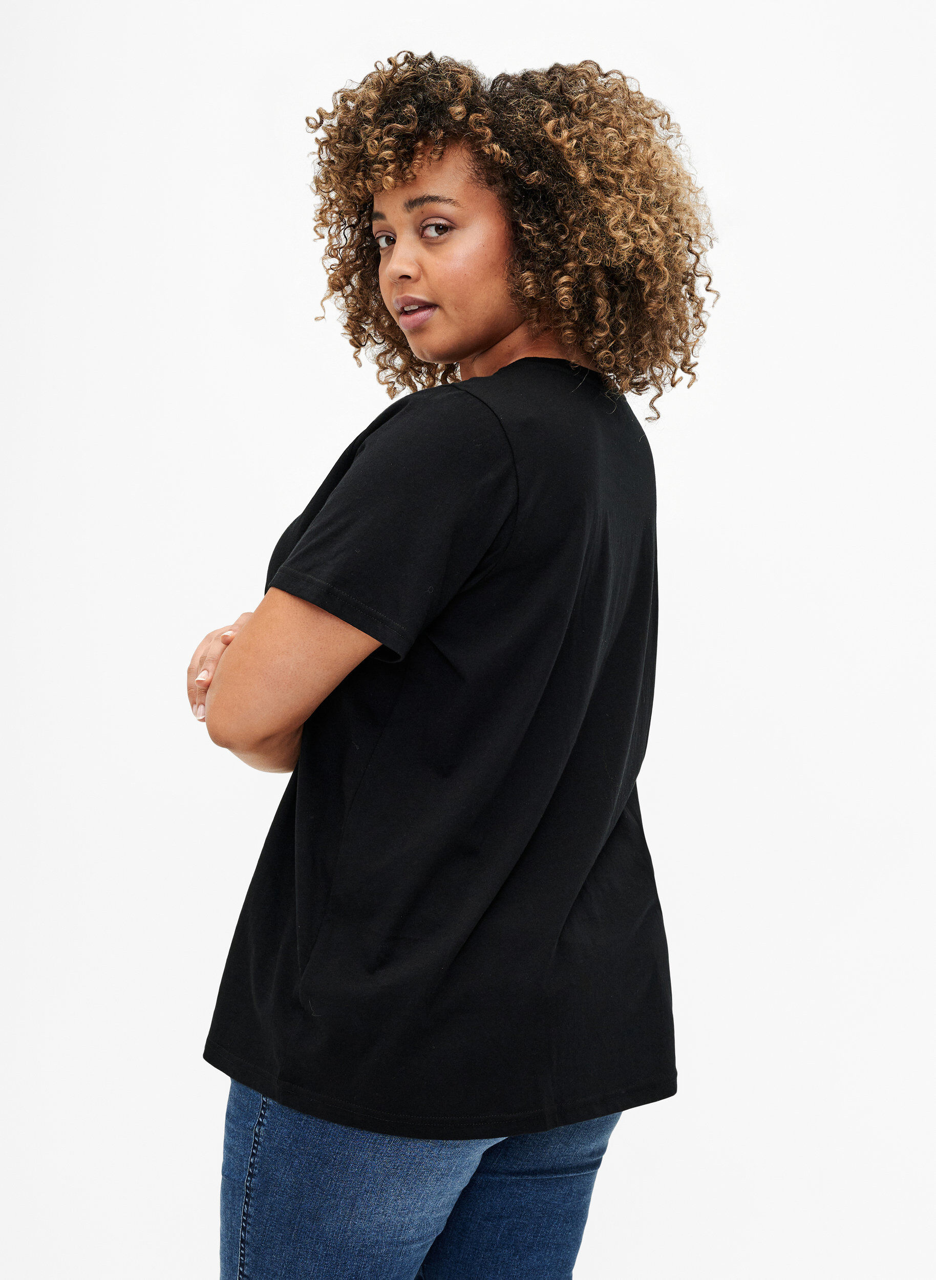 Zizzi T-shirt i bomuld med guldfarvet tekst , Black w. Gold Love, Model image number 1