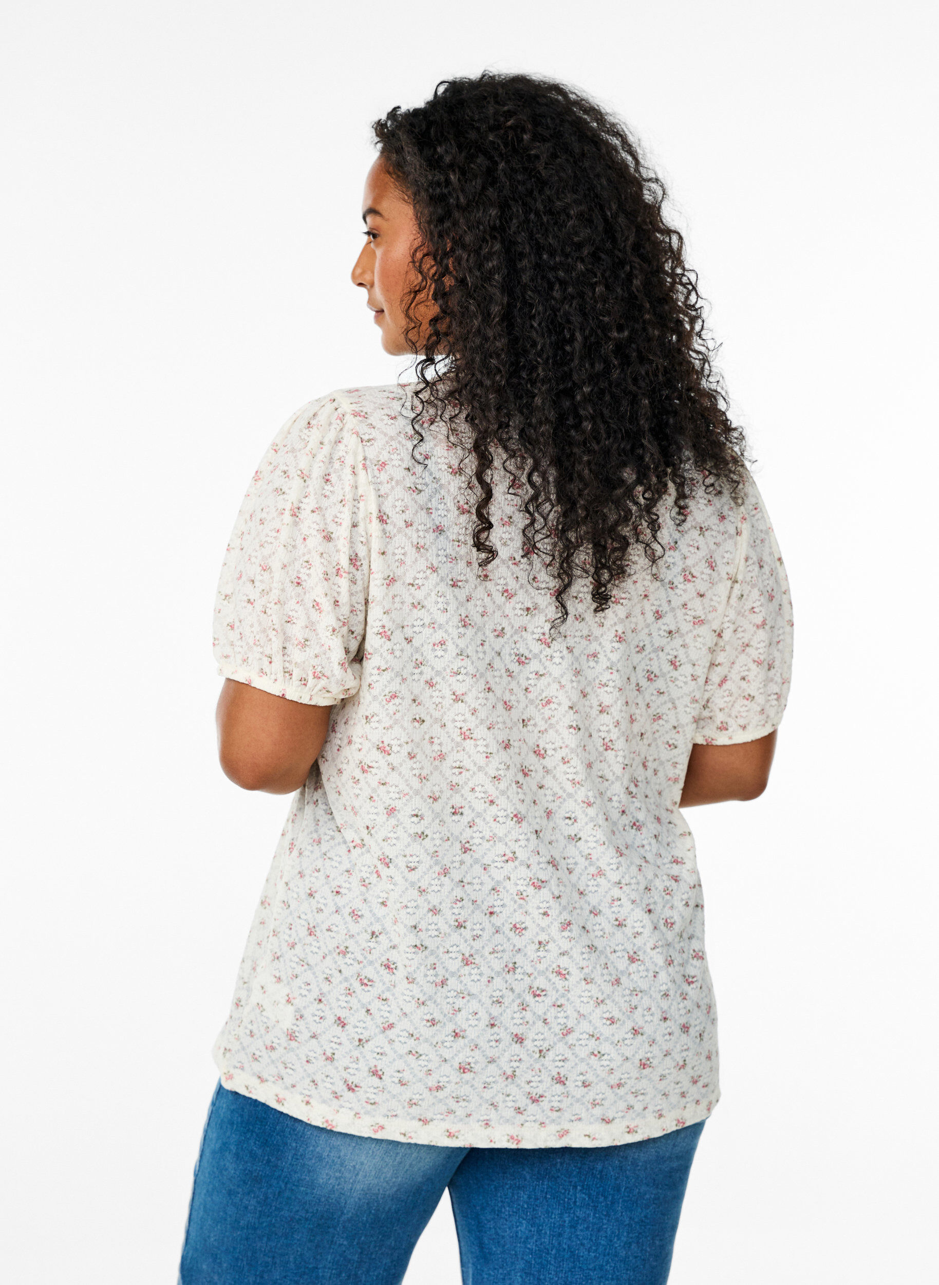 Zizzi Kort&aelig;rmet jerseybluse med blomsterprint, Hvid, Model image number 2