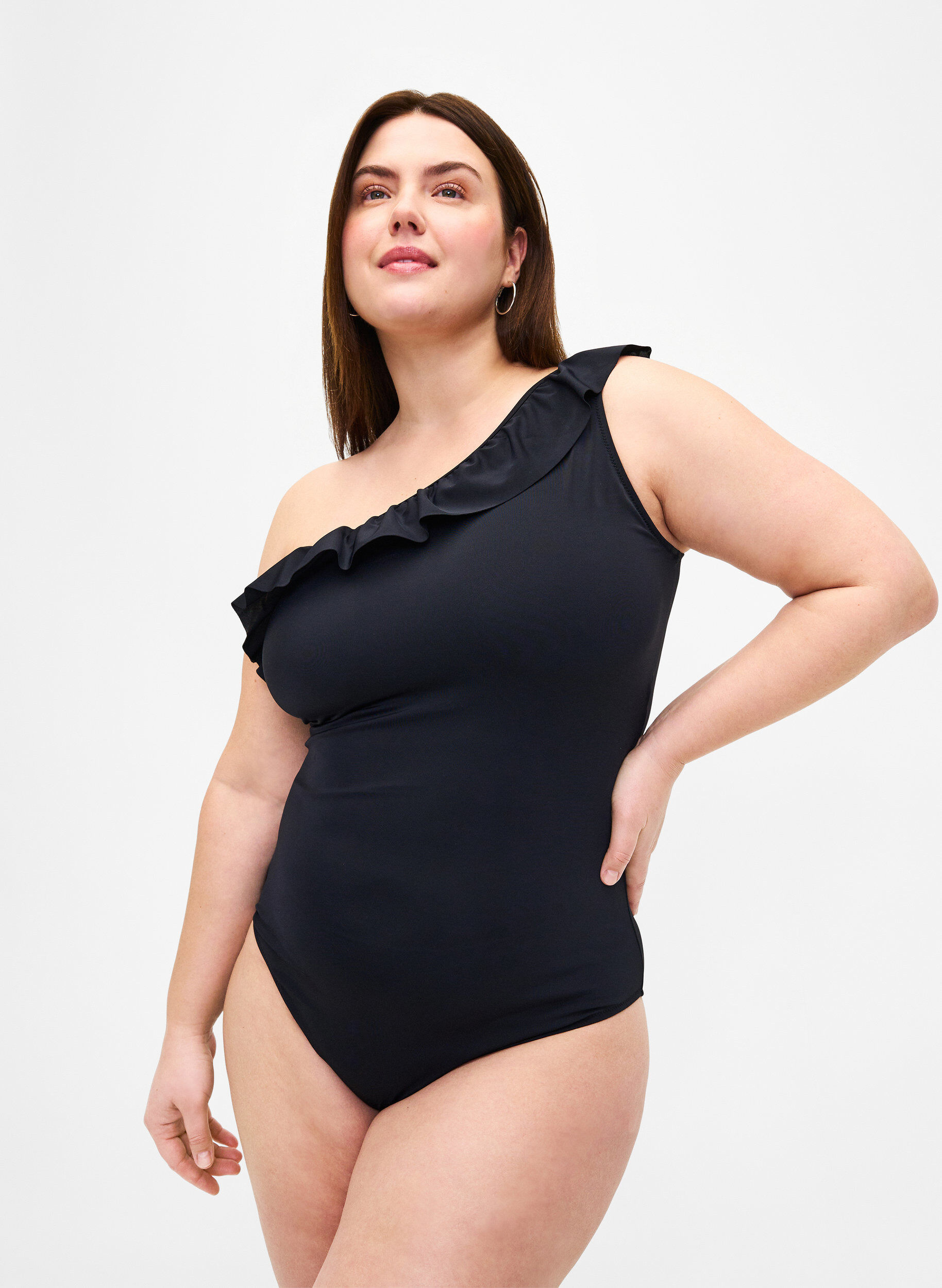 Zizzi One-shoulder badedragt med fl&aelig;se , Black, Model image number 0