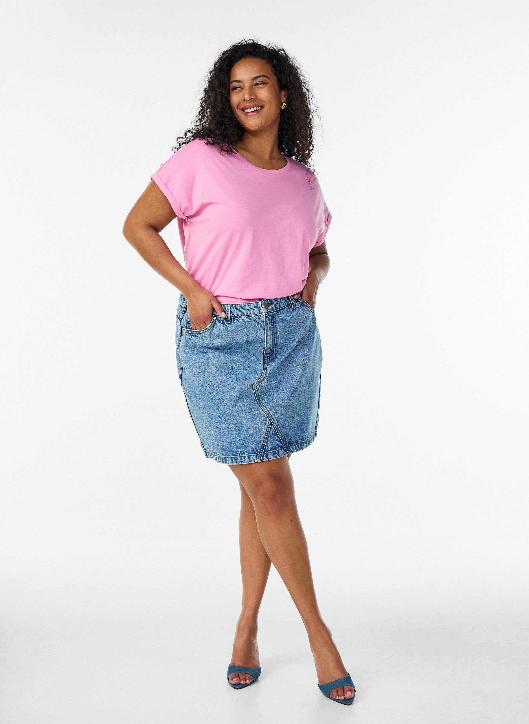 ZizziKort&aelig;rmet t-shirt i bomuldsblanding, Lyser&oslash;d, Model image number 1