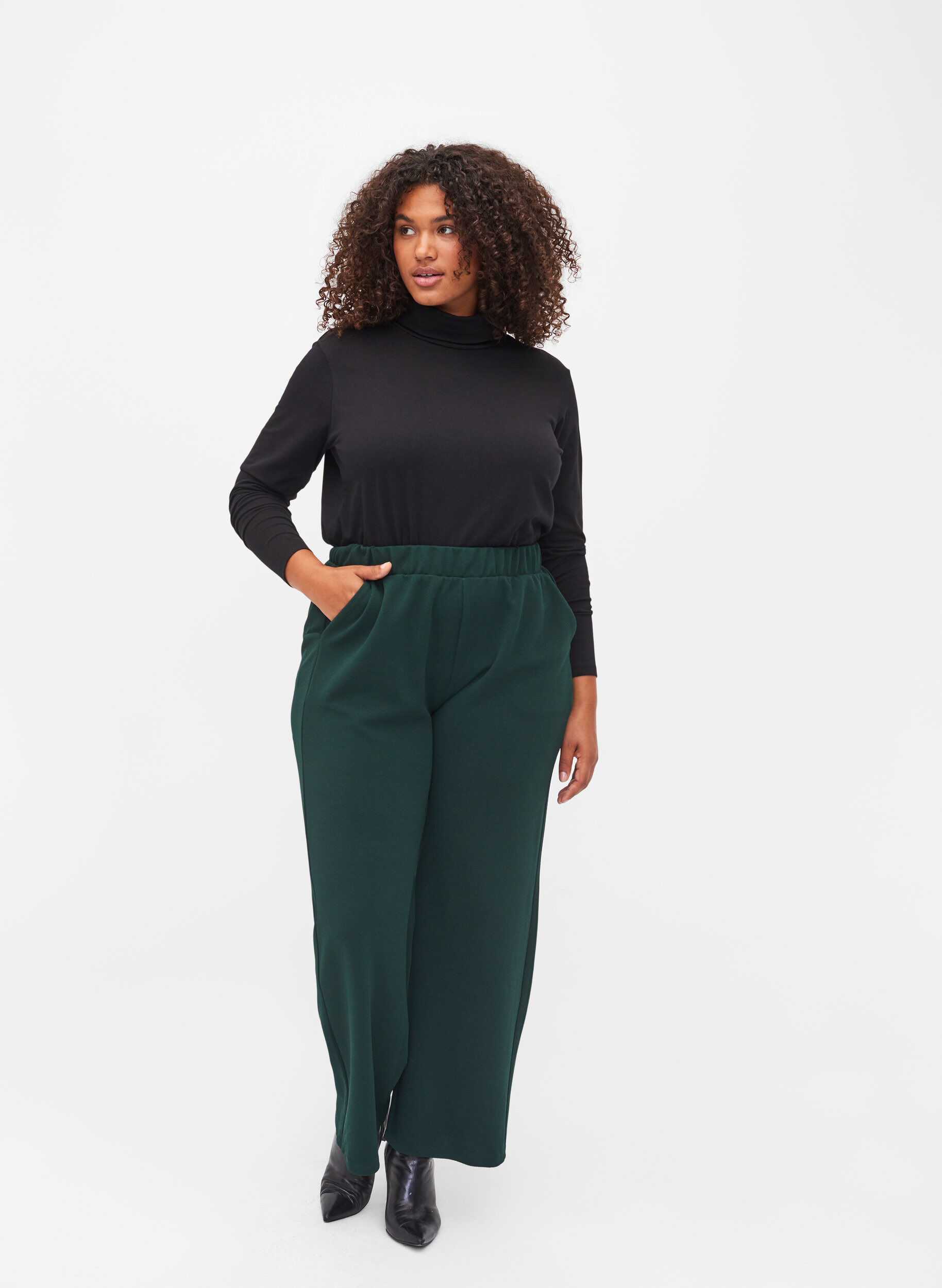 Zizzi Lang&aelig;rmet bomuldsbluse med rullekrave, Solid Black, Model image number 2