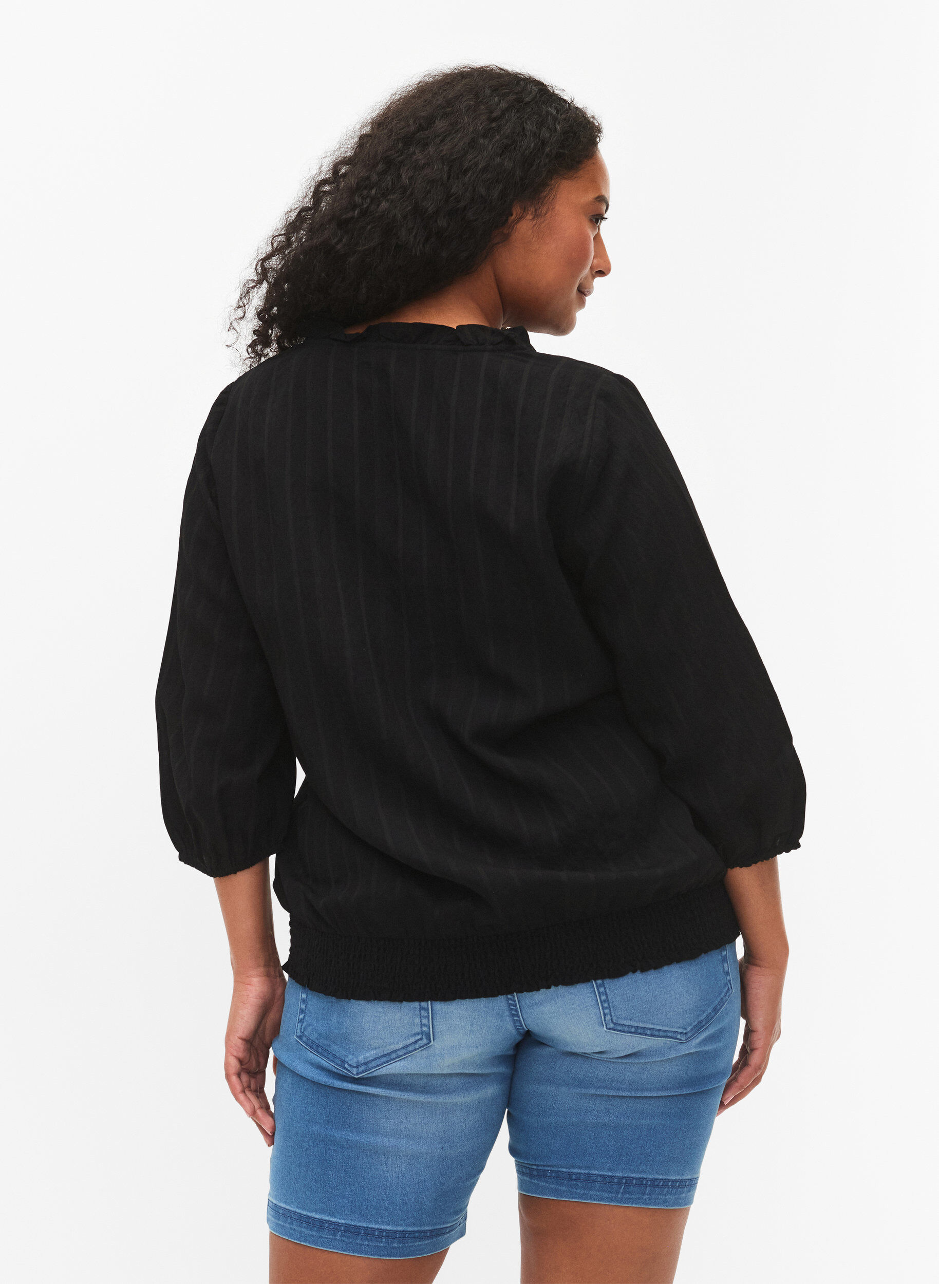 Zizzi Viskosebluse med 3/4 &aelig;rmer og smock, Black, Model image number 1