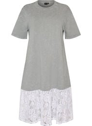L&oslash;s T-shirtkjole med blondekant, Gr&aring;