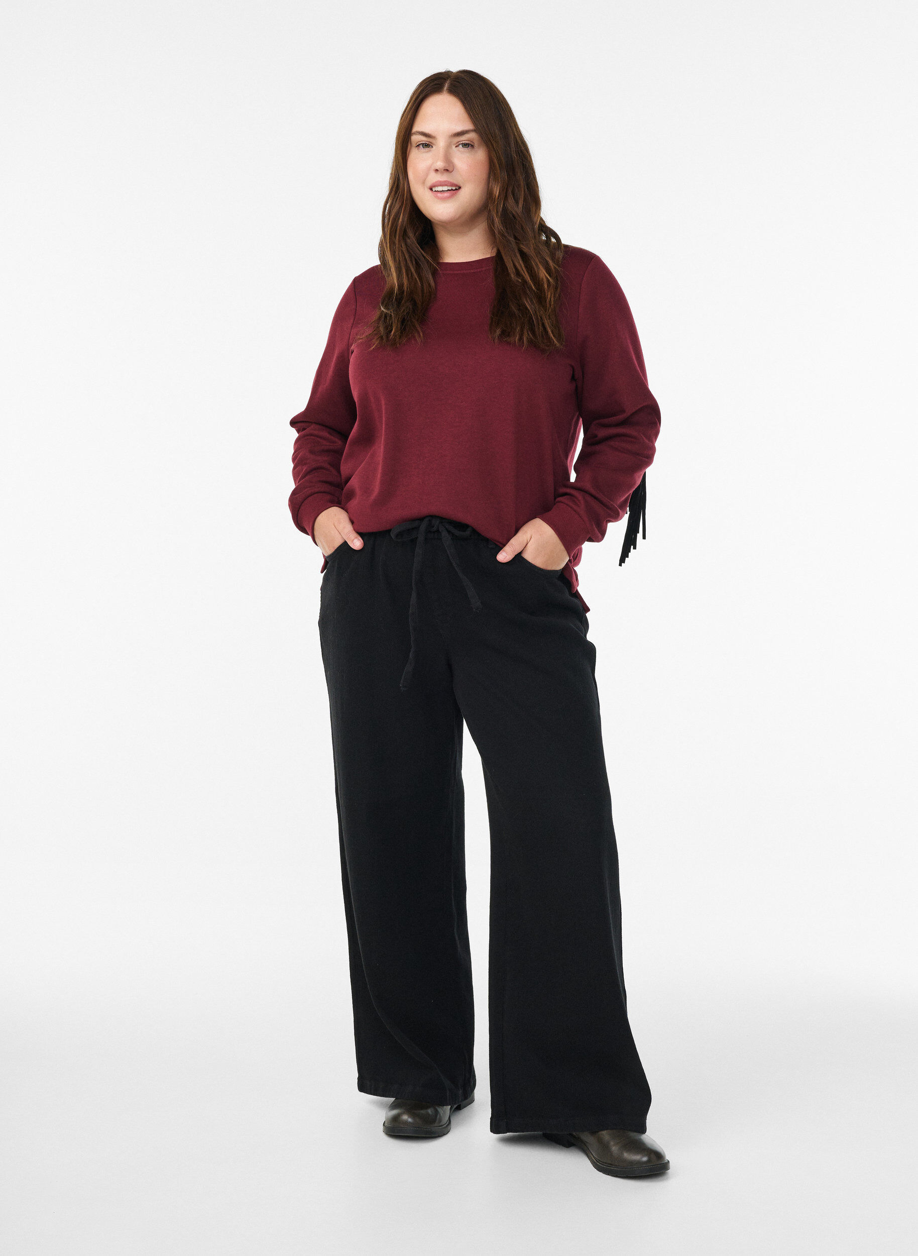 Zizzi Sweatshirt med frynser, M&oslash;rk Bordeaux, Model image number 1