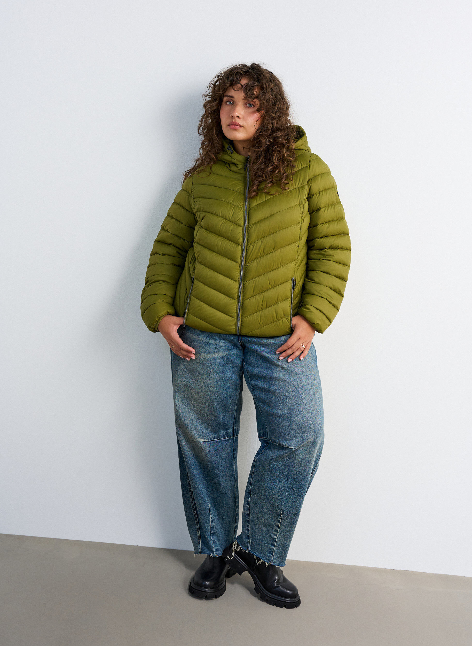 ZizziLetv&aelig;gts jakke med h&aelig;tte, Gr&oslash;n, Model image number 1