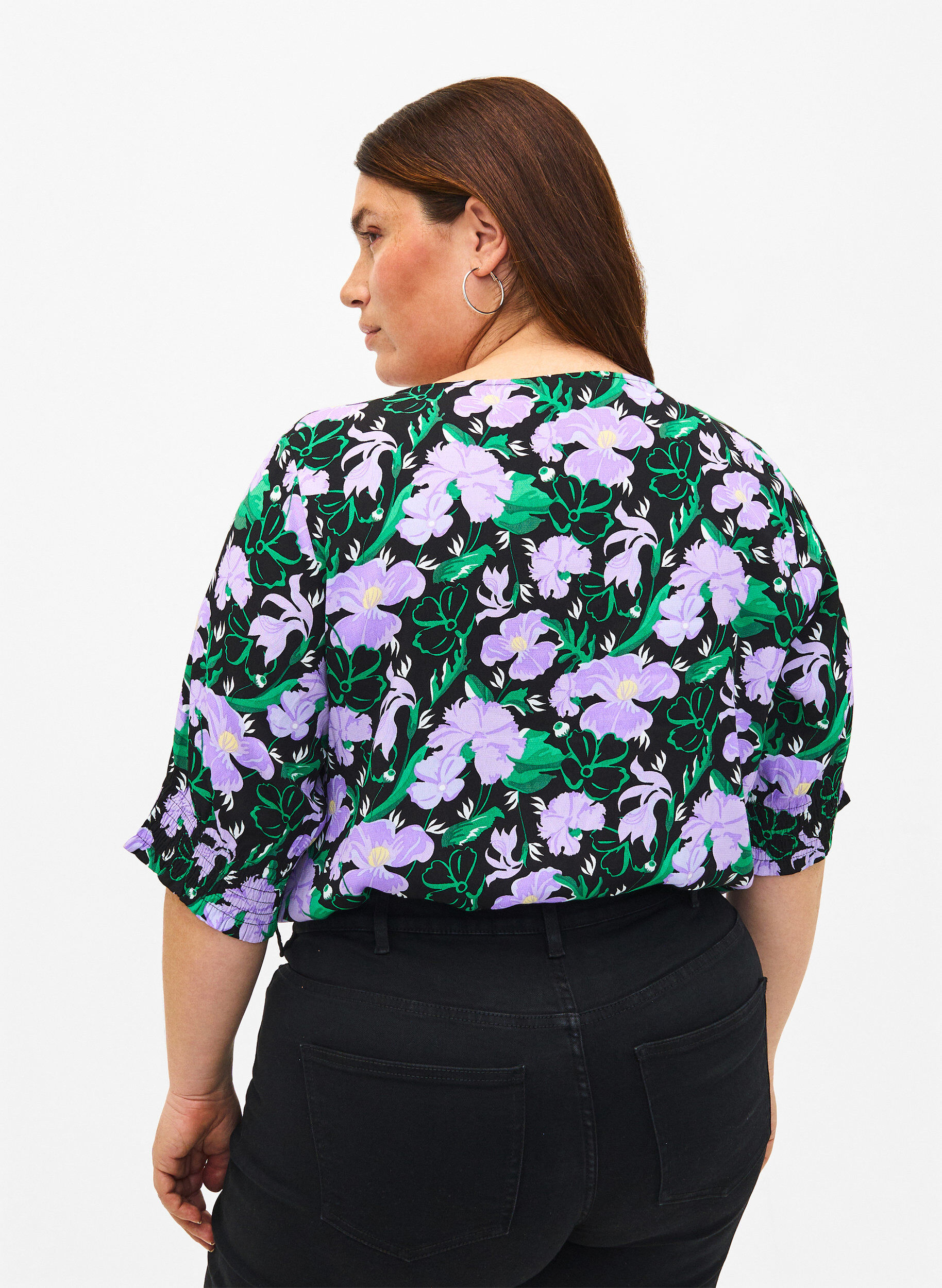 Zizzi Viskosebluse med knapper, Black Small Flower, Model image number 1