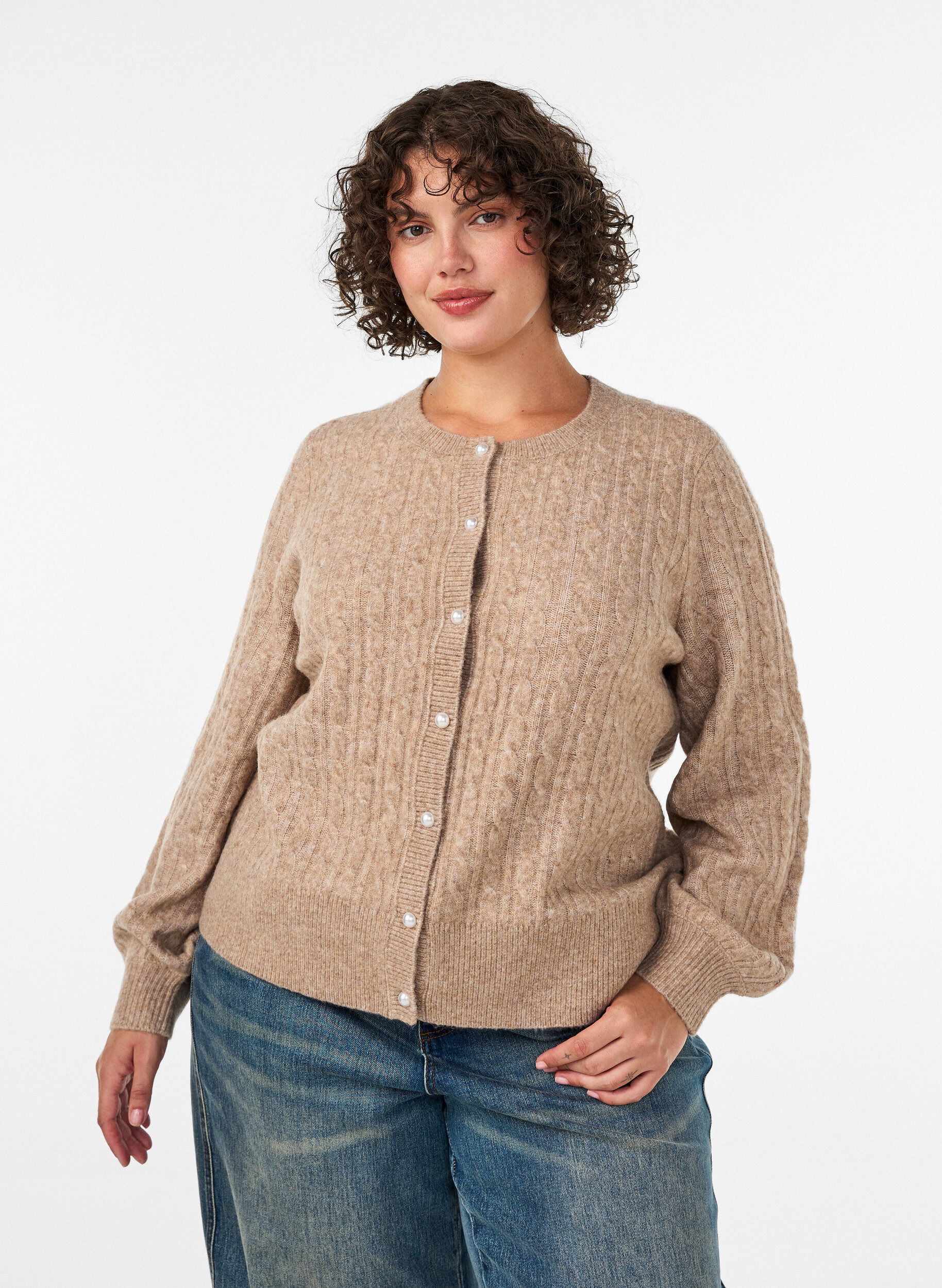 Cardigan med kabelstrik og perleknapper, Beige, Model