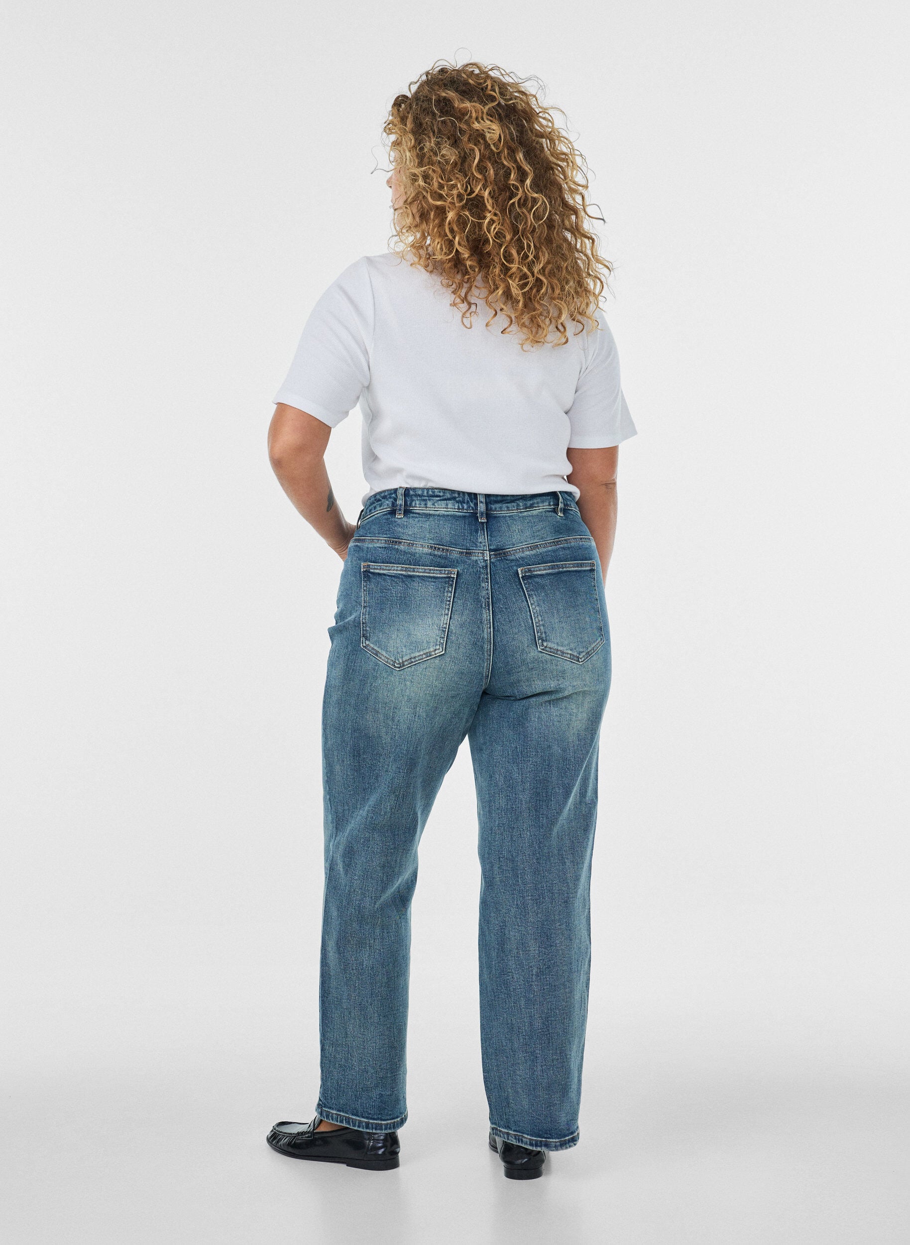 ZizziKiana straight fit jeans med let slidt look, Bl&aring;, Model image number 1