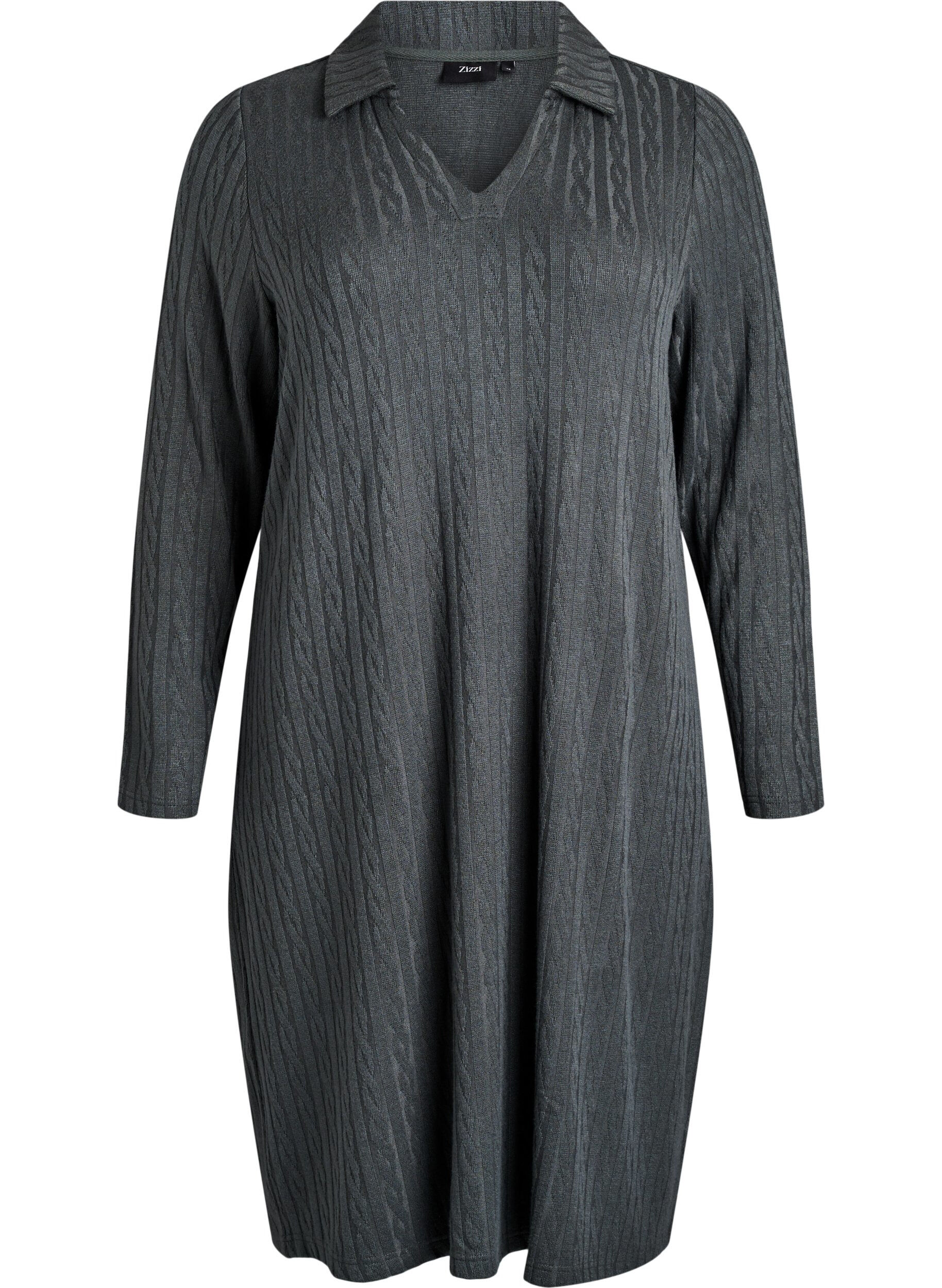 Kjole med kabelstruktur og v-udsk&aelig;ring