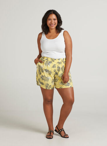 Shorts, YELLOW PALM, Model image number 0
