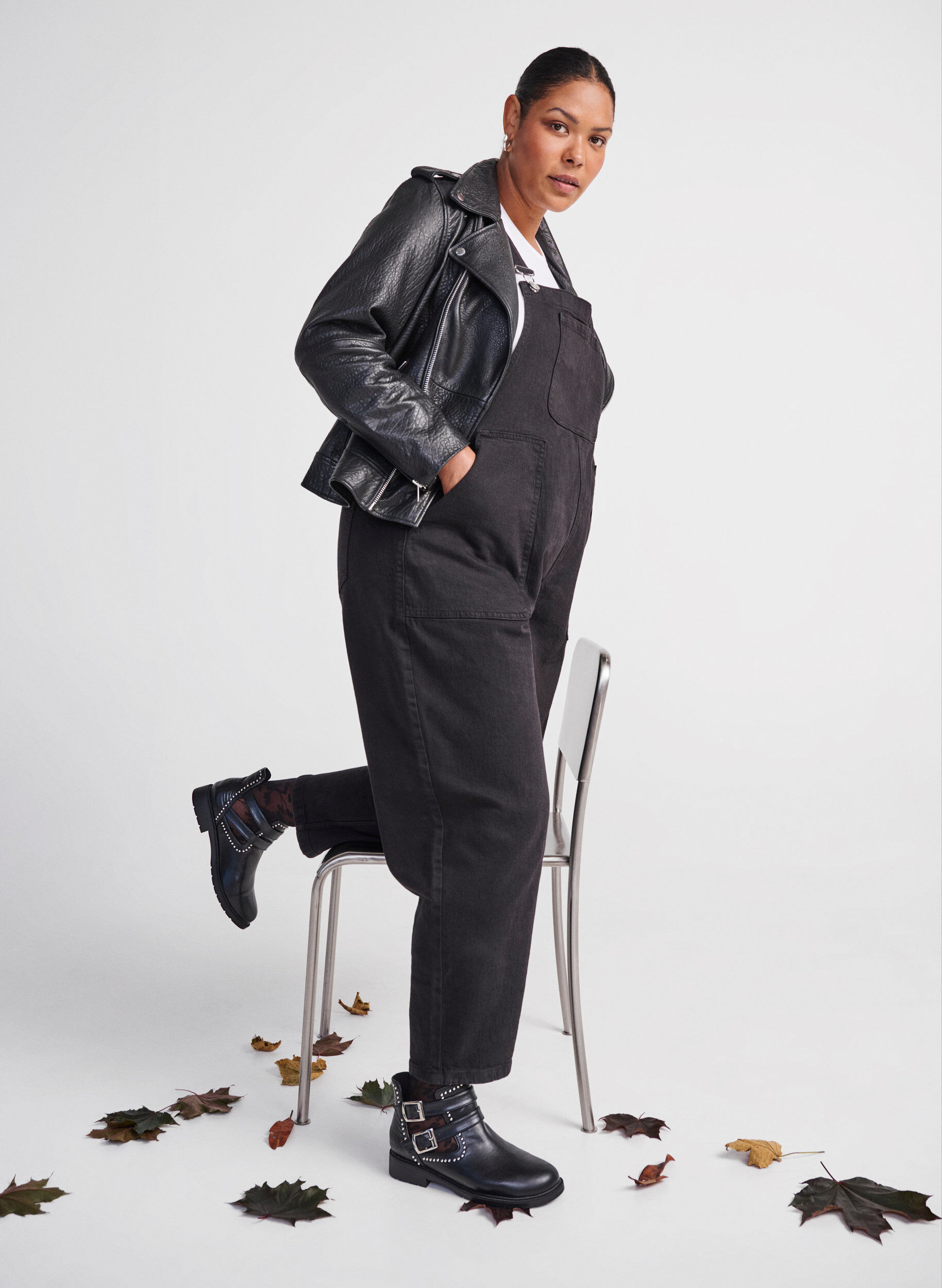 Zizzi Wide fit - Ankelst&oslash;vler med nitter, Black, Image image number 0