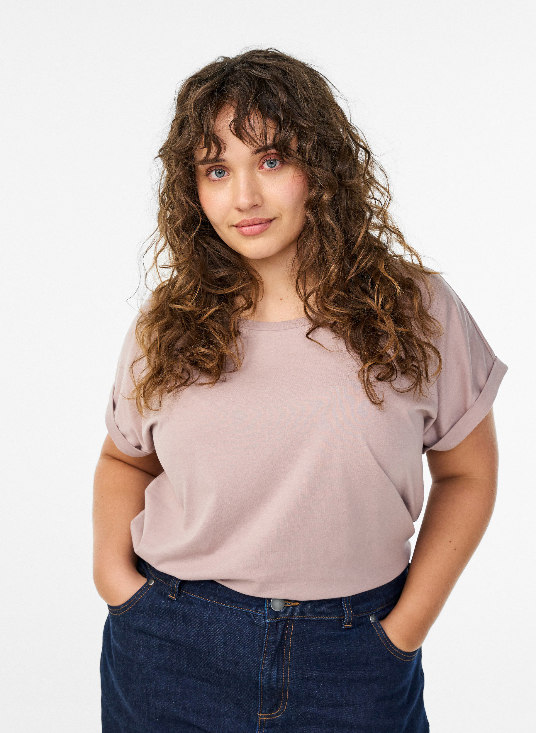 Kort&aelig;rmet t-shirt i bomuldsblanding, Lyser&oslash;d, Model