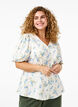 Blomstret satinbluse med pufærmer, Off White Blue Fl., Model image number 0