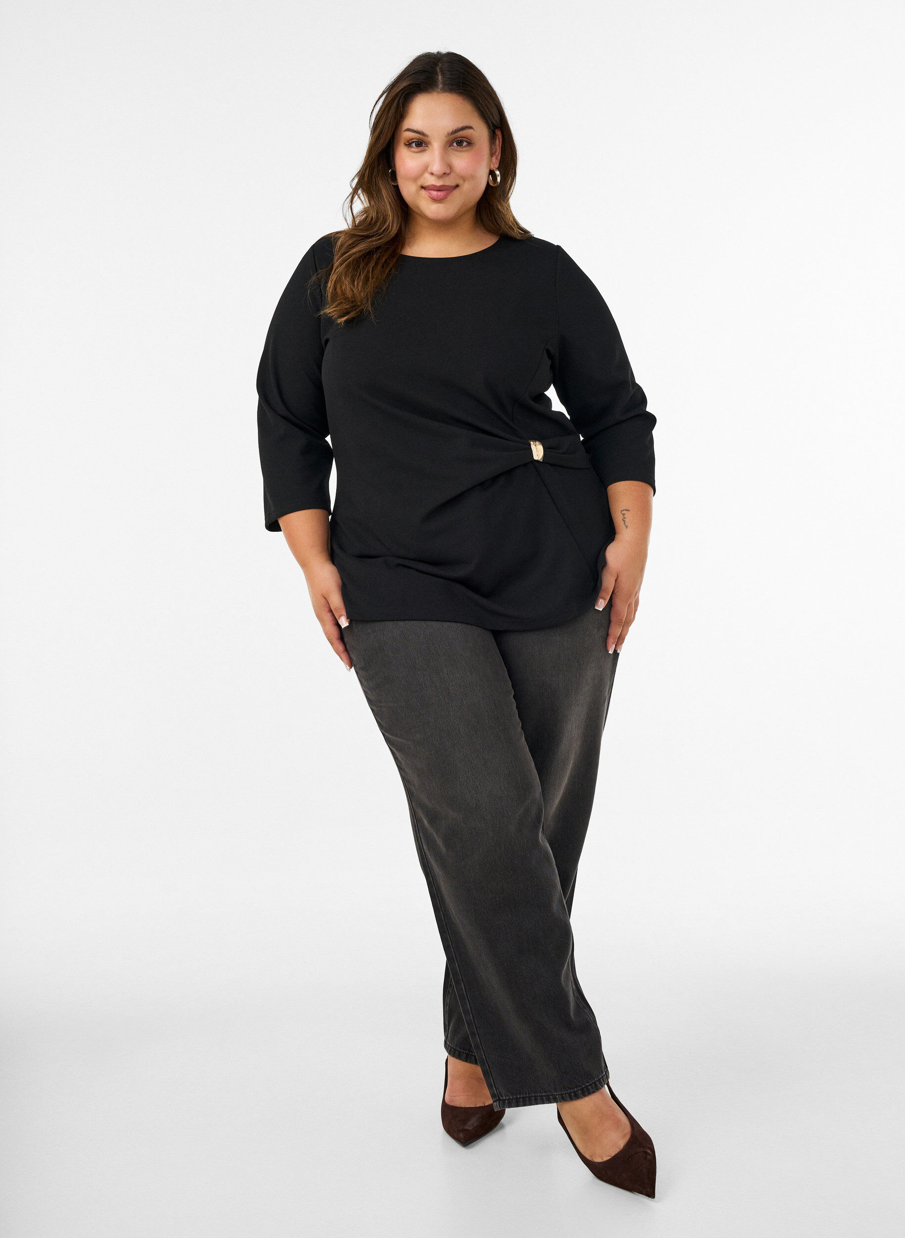 ZizziBluse med asymmetrisk drapering og 3/4 &aelig;rmer, Sort, Model image number 1