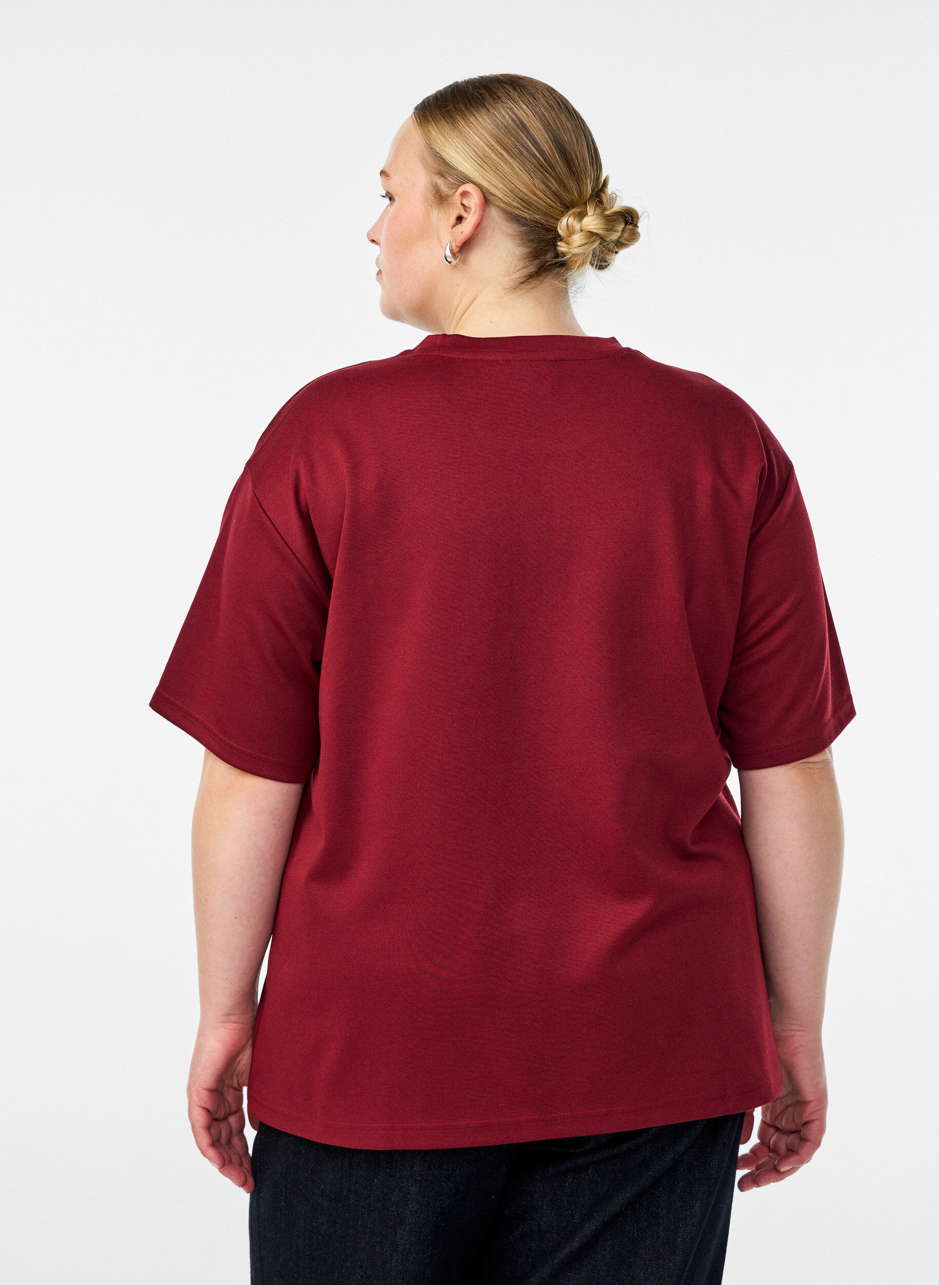 Zizzi T-shirt med rhinsten og rund hals, M&oslash;rk Bordeaux, Model image number 2