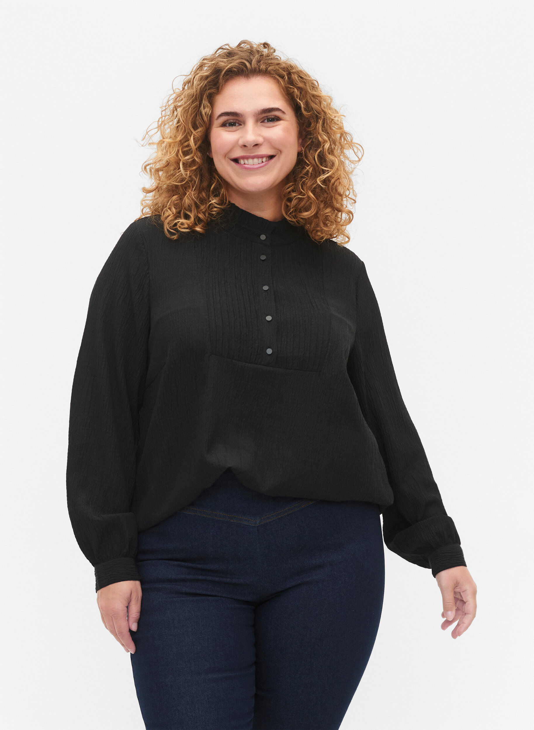 Zizzi Lang&aelig;rmet bluse med fl&aelig;sekrave, Black, Model image number 0