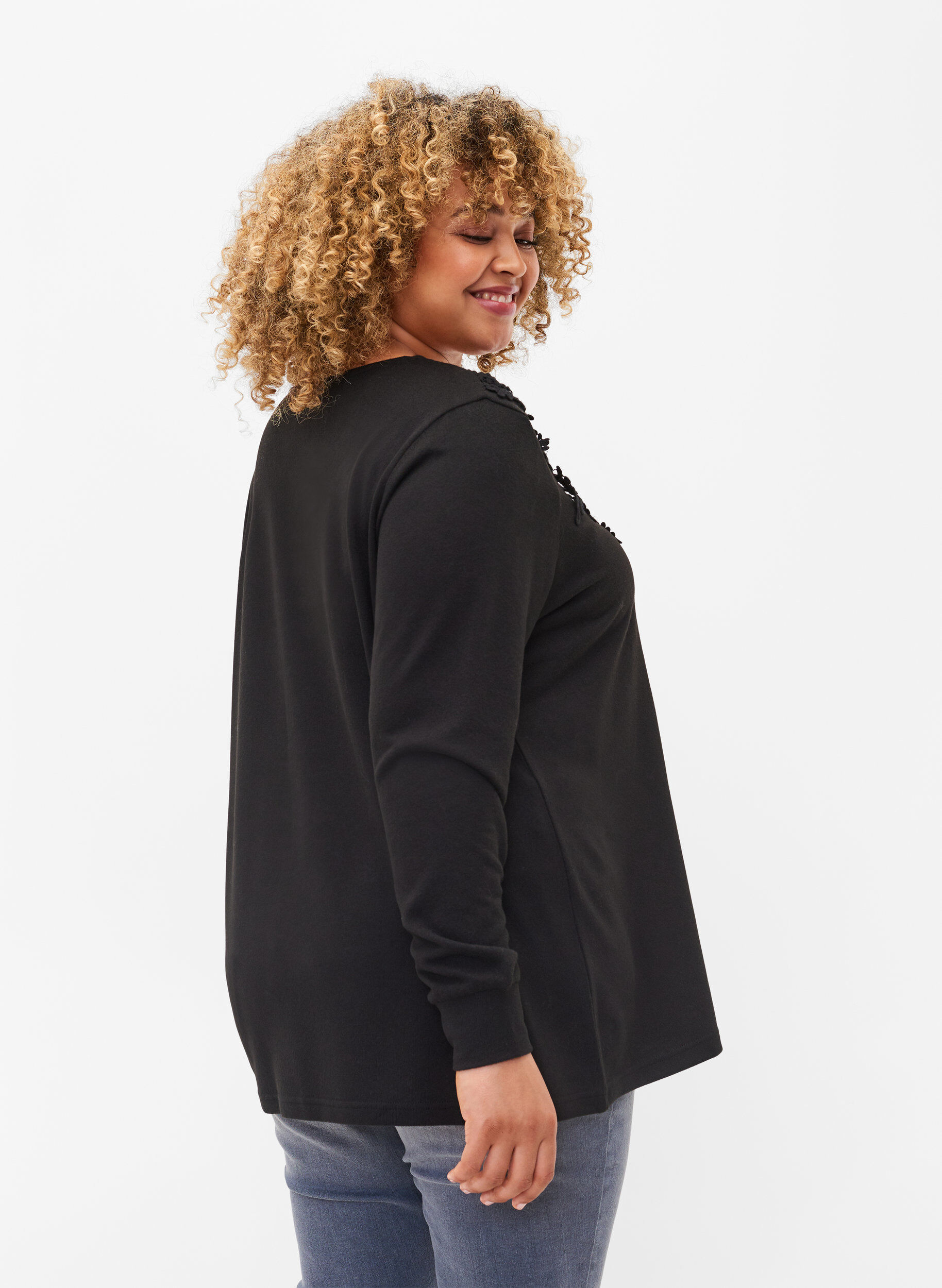 Zizzi Lang&aelig;rmet bluse med blondedetaljer, Black, Model image number 1