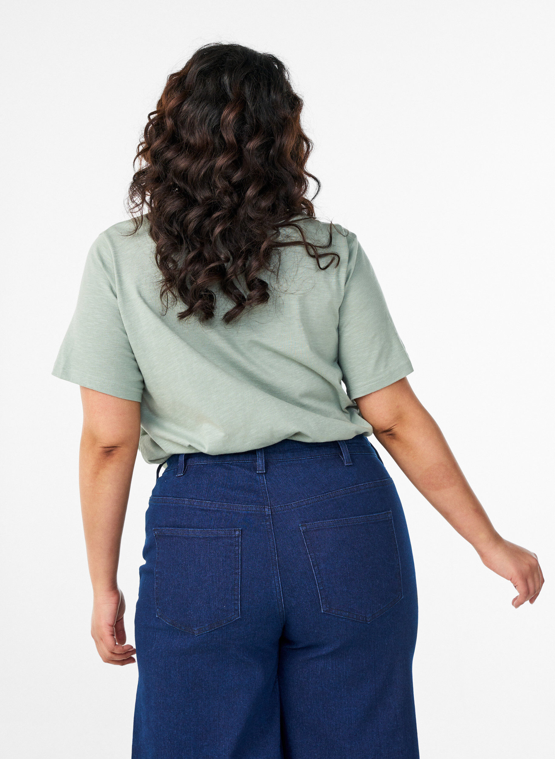 Zizzi T-shirt med knapdetalje, Gr&oslash;n, Model image number 2