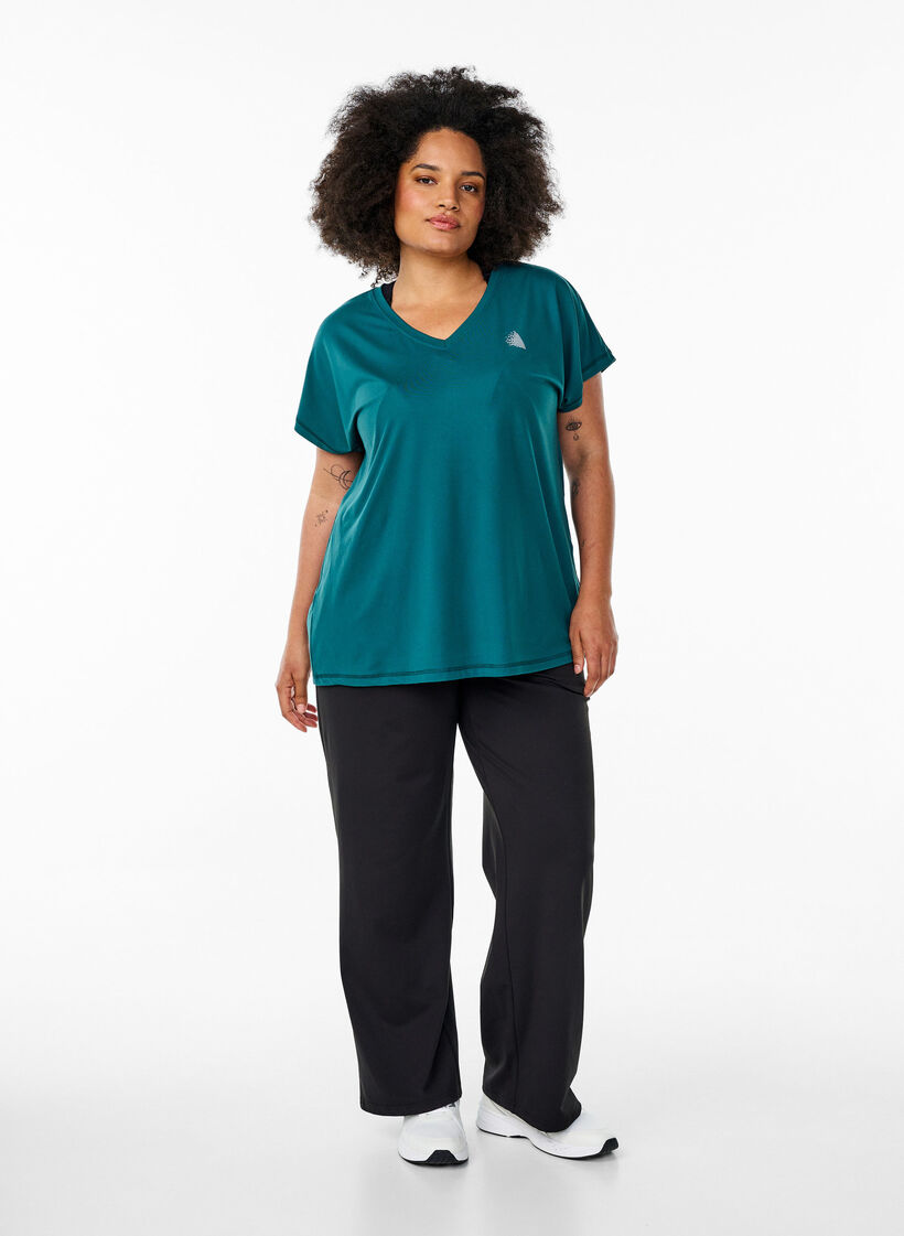 Løs trænings t-shirt med v-hals, Grøn, Model image number 1