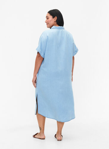 Kortærmet skjortekjole i lyocell (TENCEL™), Light blue denim, Model image number 1