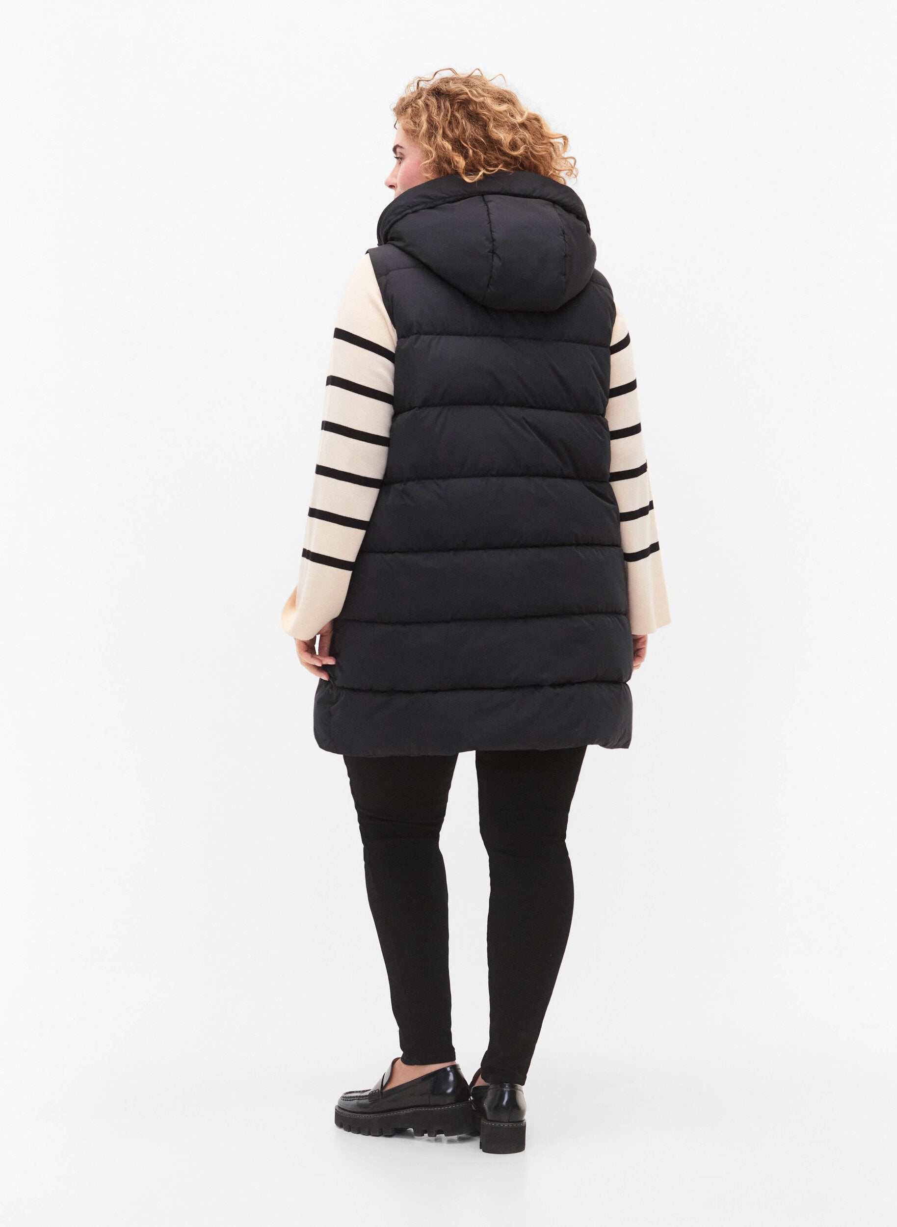 ZizziLang vest med h&aelig;tte og lommer, Sort, Model image number 2