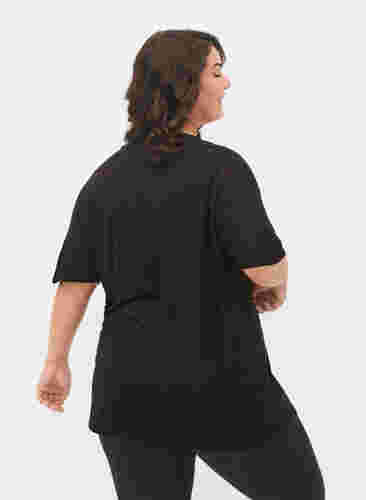 Trænings t-shirt i viskose med rund hals, Black, Model image number 1