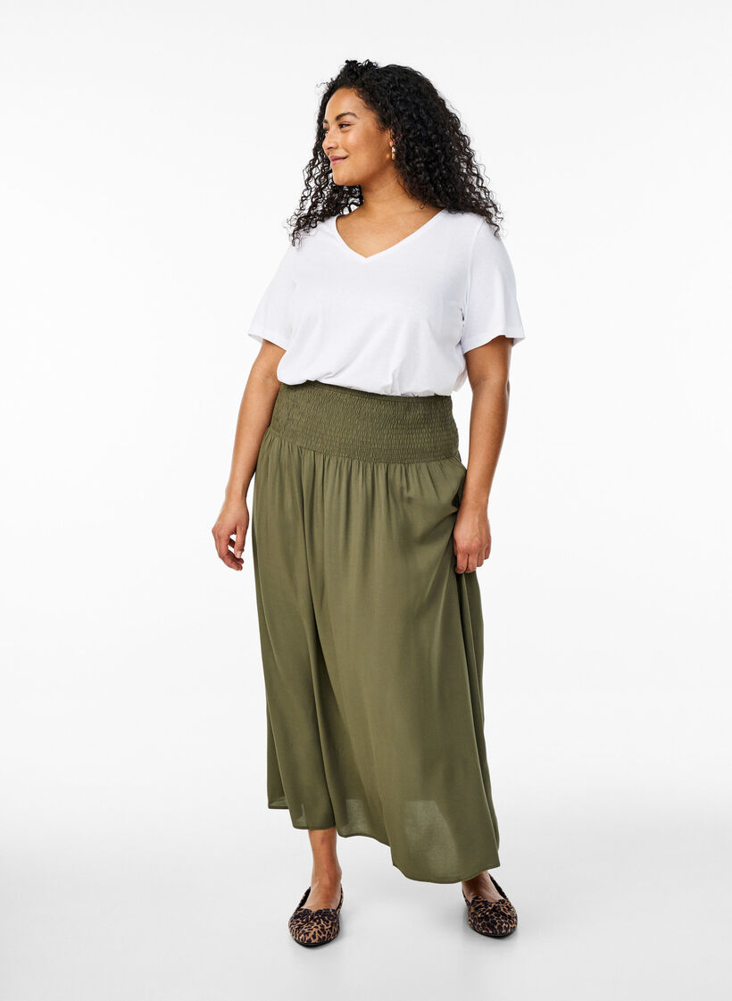 Maxinederdel i viskose med smock, Gr&oslash;n, Model image number 0