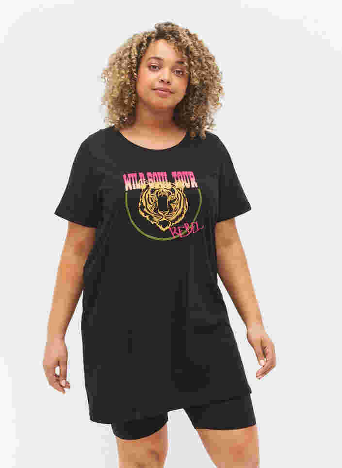 Lang bomulds t-shirt med korte ærmer, Black Tiger, Model image number 0