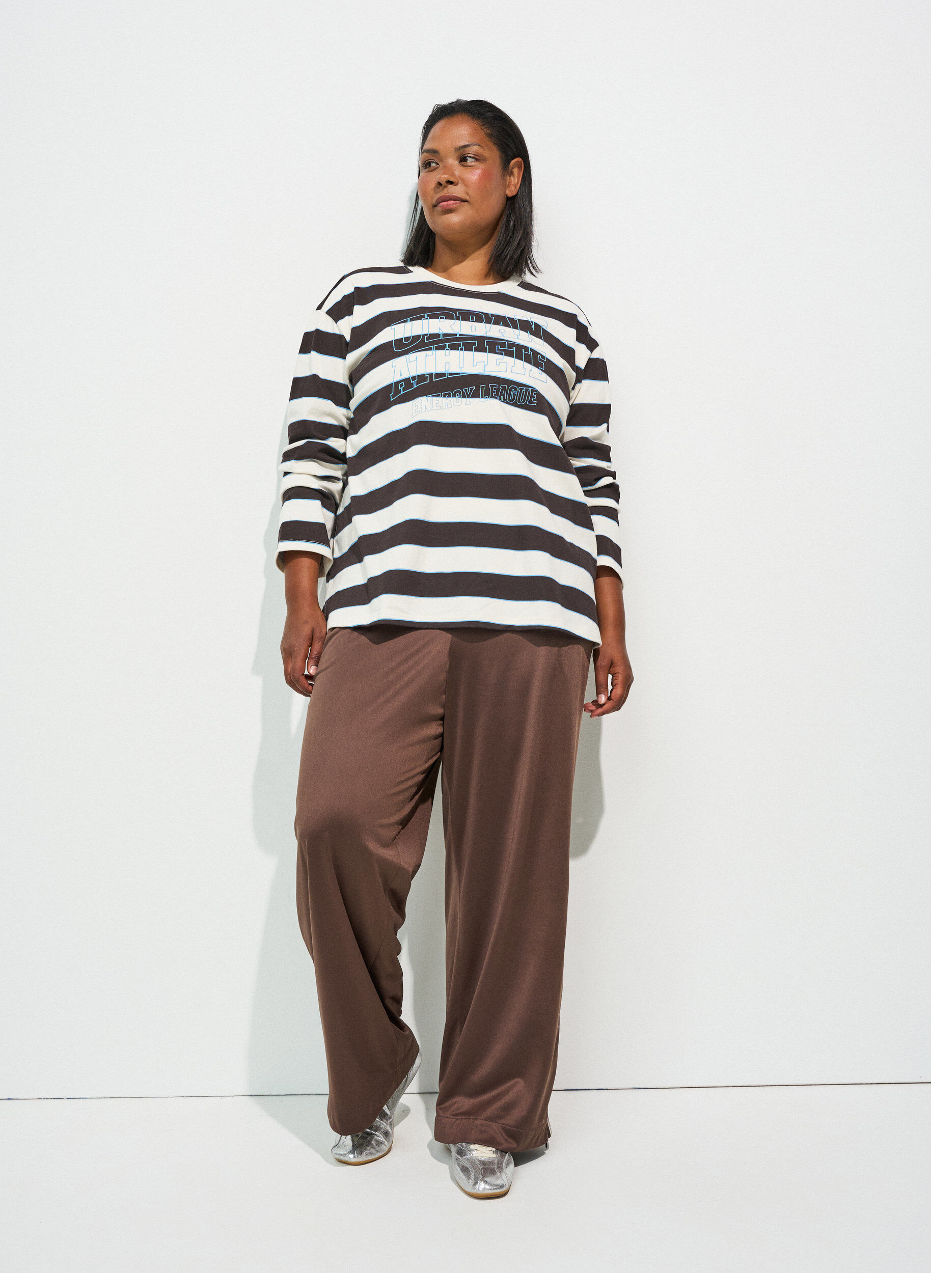 ZizziTrackpants med sidestriber og lommer, Brun, Model image number 1
